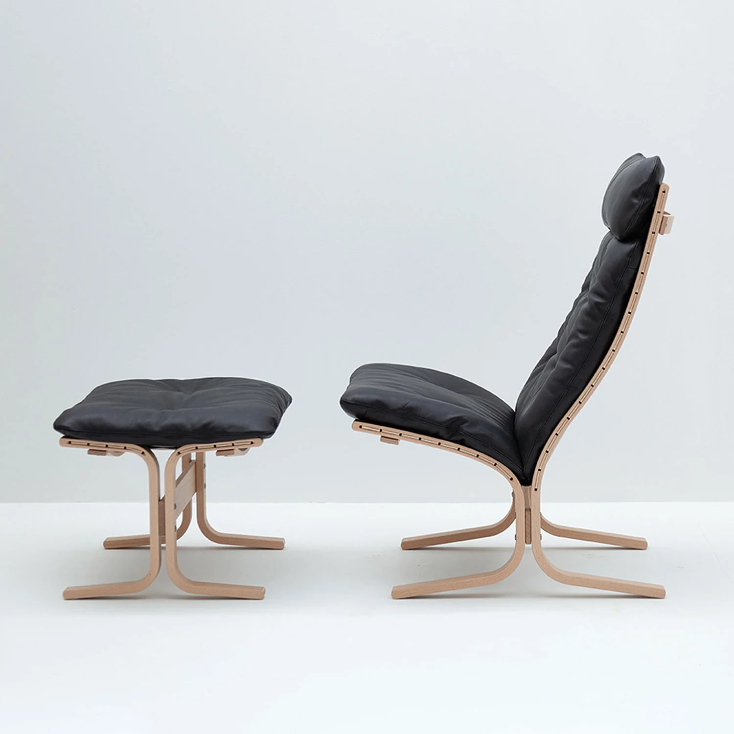 hjelle | siesta classic 304 footstool | oak + hemsen HA19 leather - Image 6