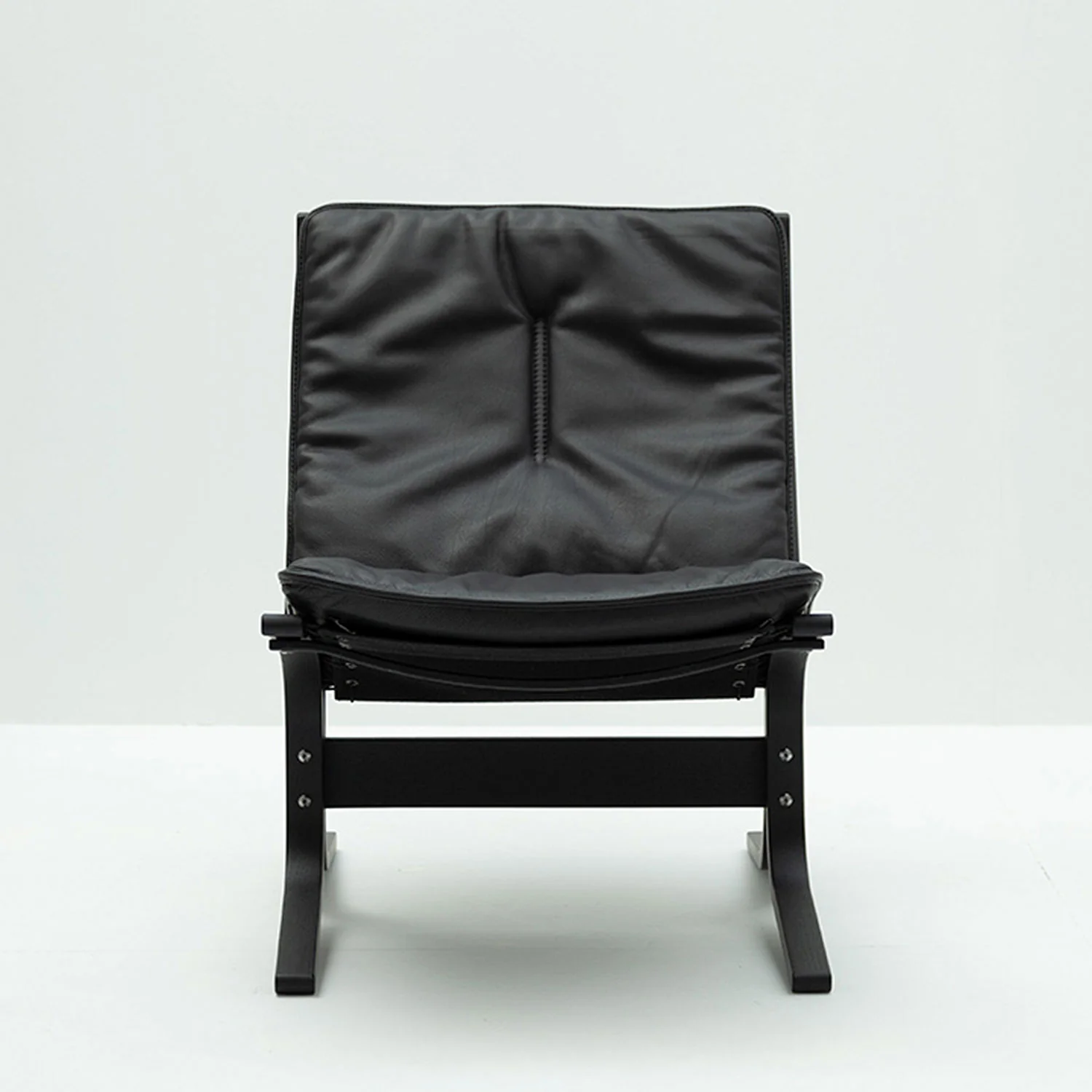 hjelle | siesta fiora 307 chair | low back | black oak + hemsen HA19 leather - Image 3