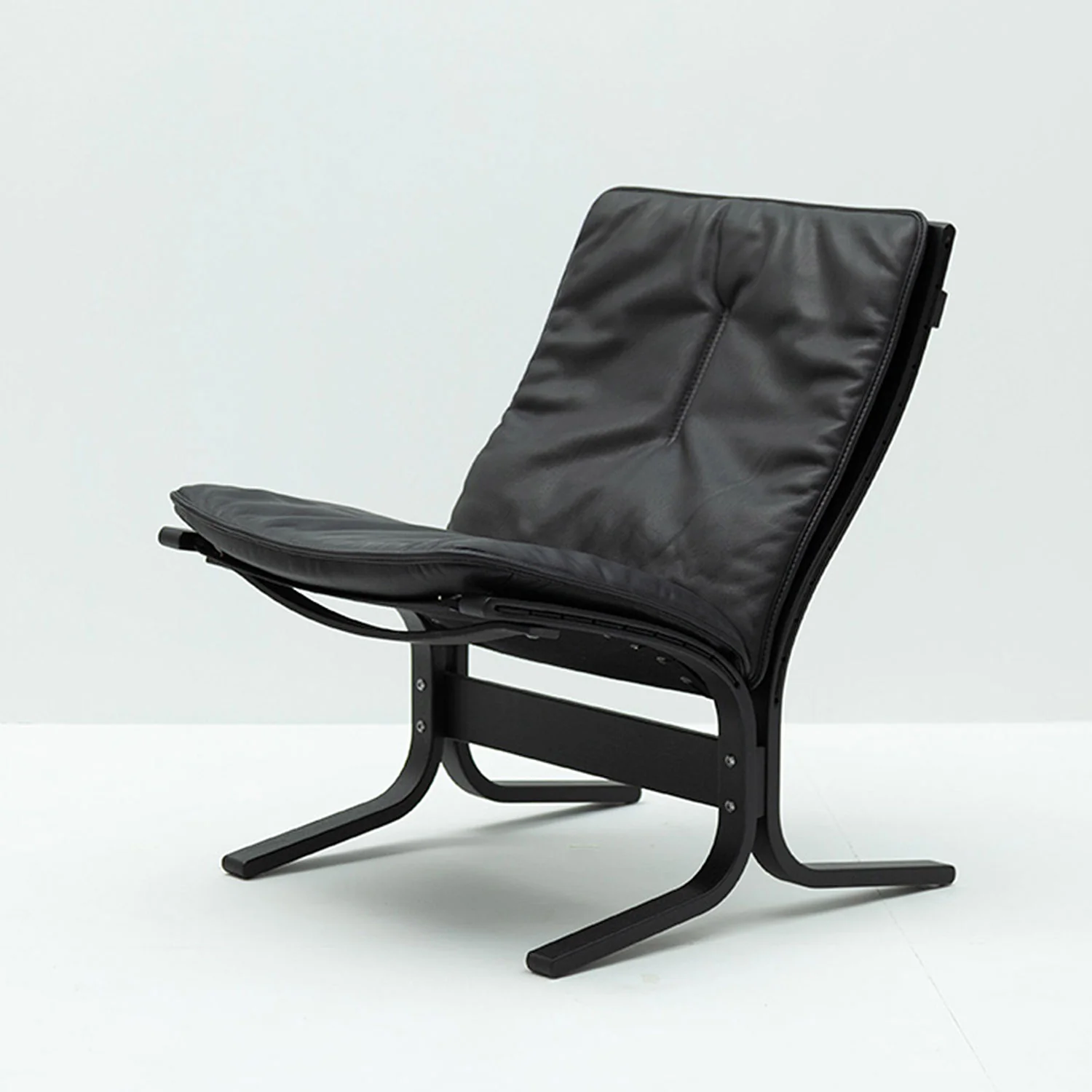 hjelle | siesta fiora 307 chair | low back | black oak + hemsen HA19 leather - Image 6