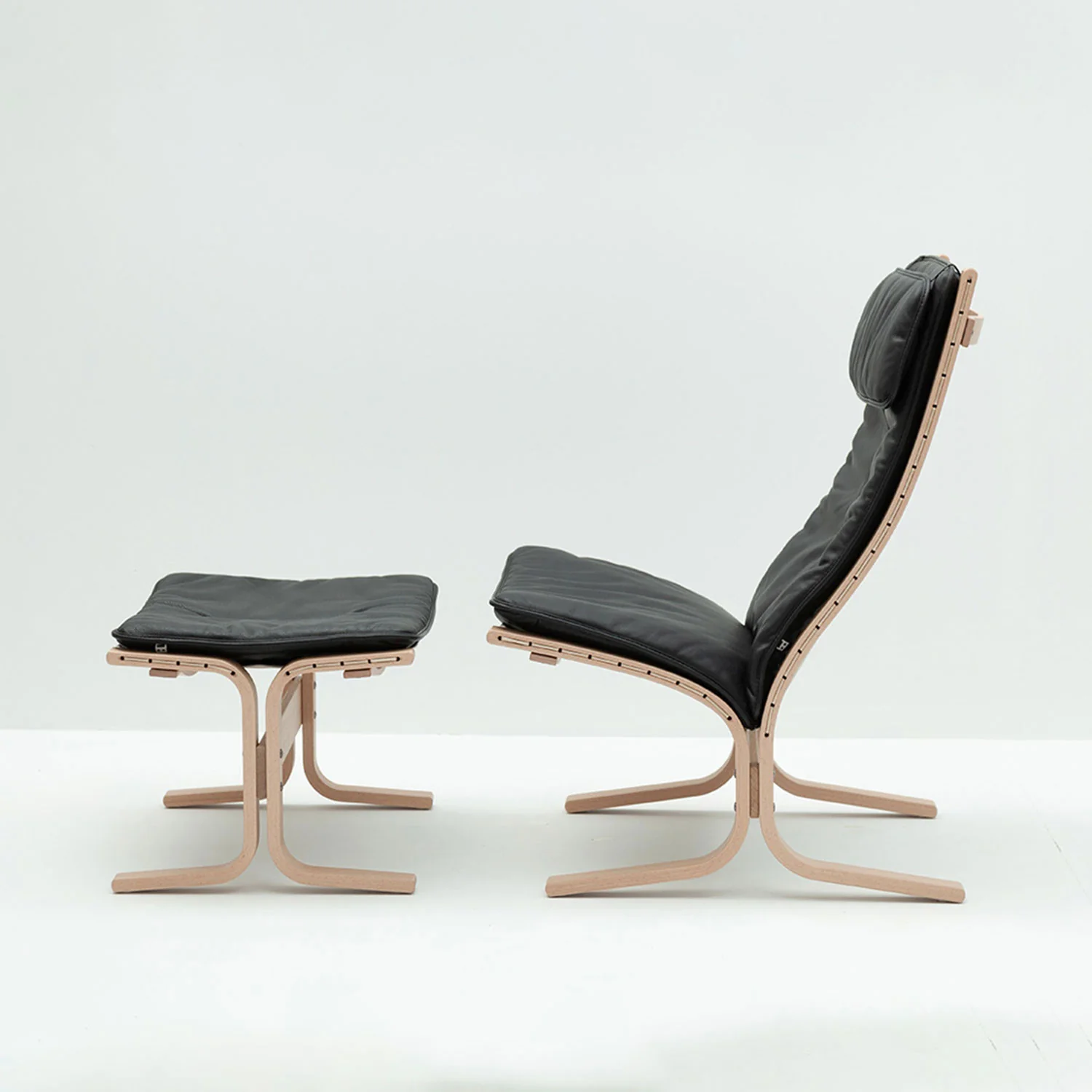 hjelle | siesta fiora 309 footstool | oak + hemsen HA19 leather - Image 3