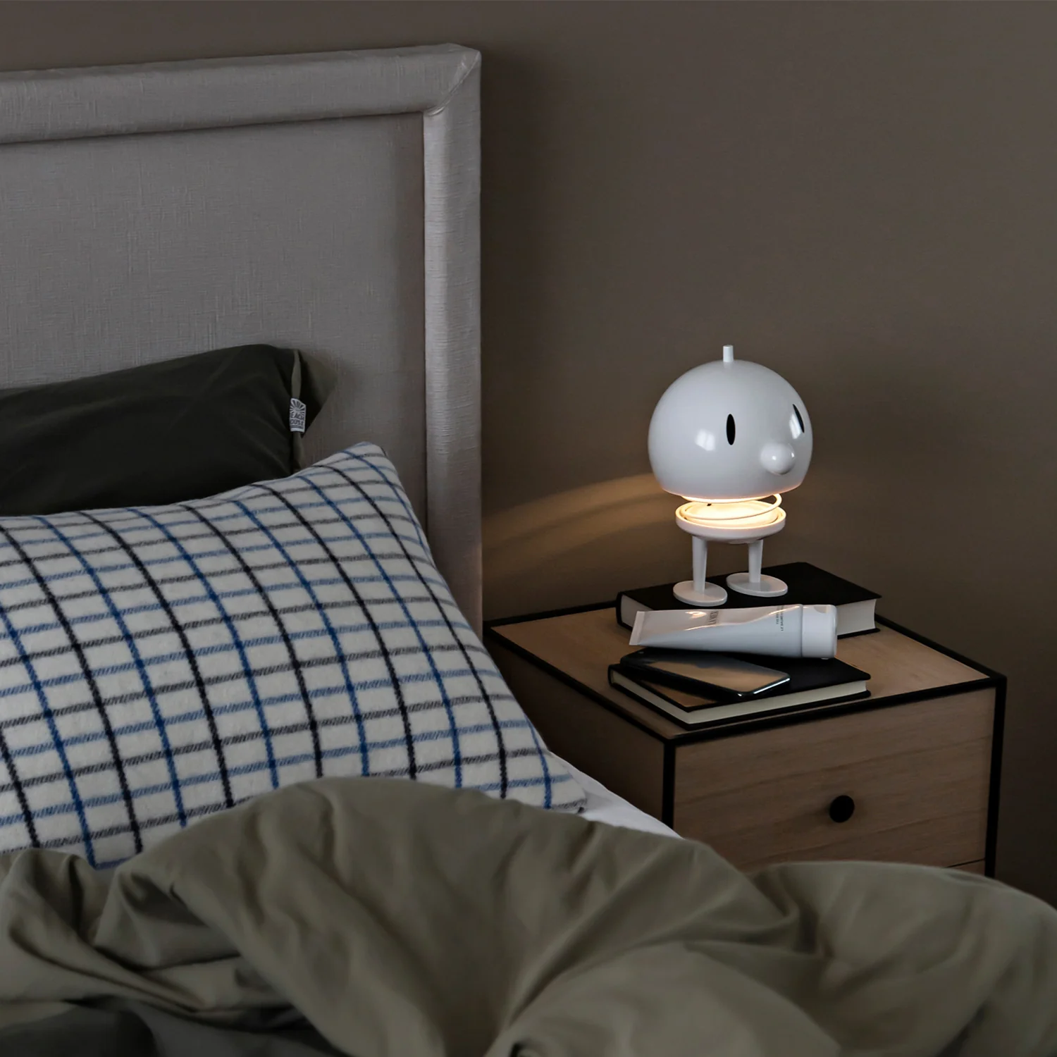 hoptimist | bumble LED portable lamp | white extra large - Image 4