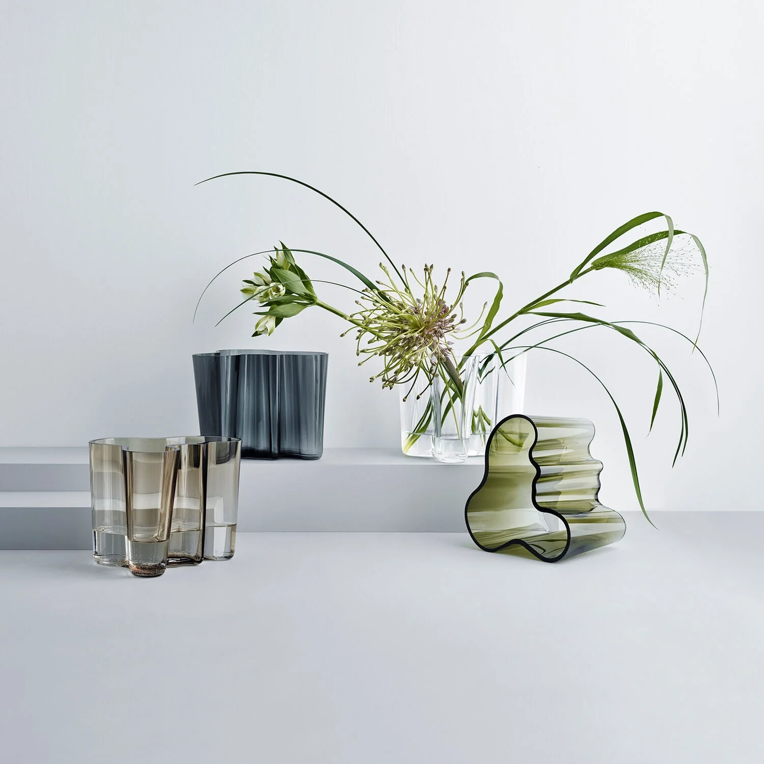 iittala | aalto savoy vase | moss green 16cm - Image 2