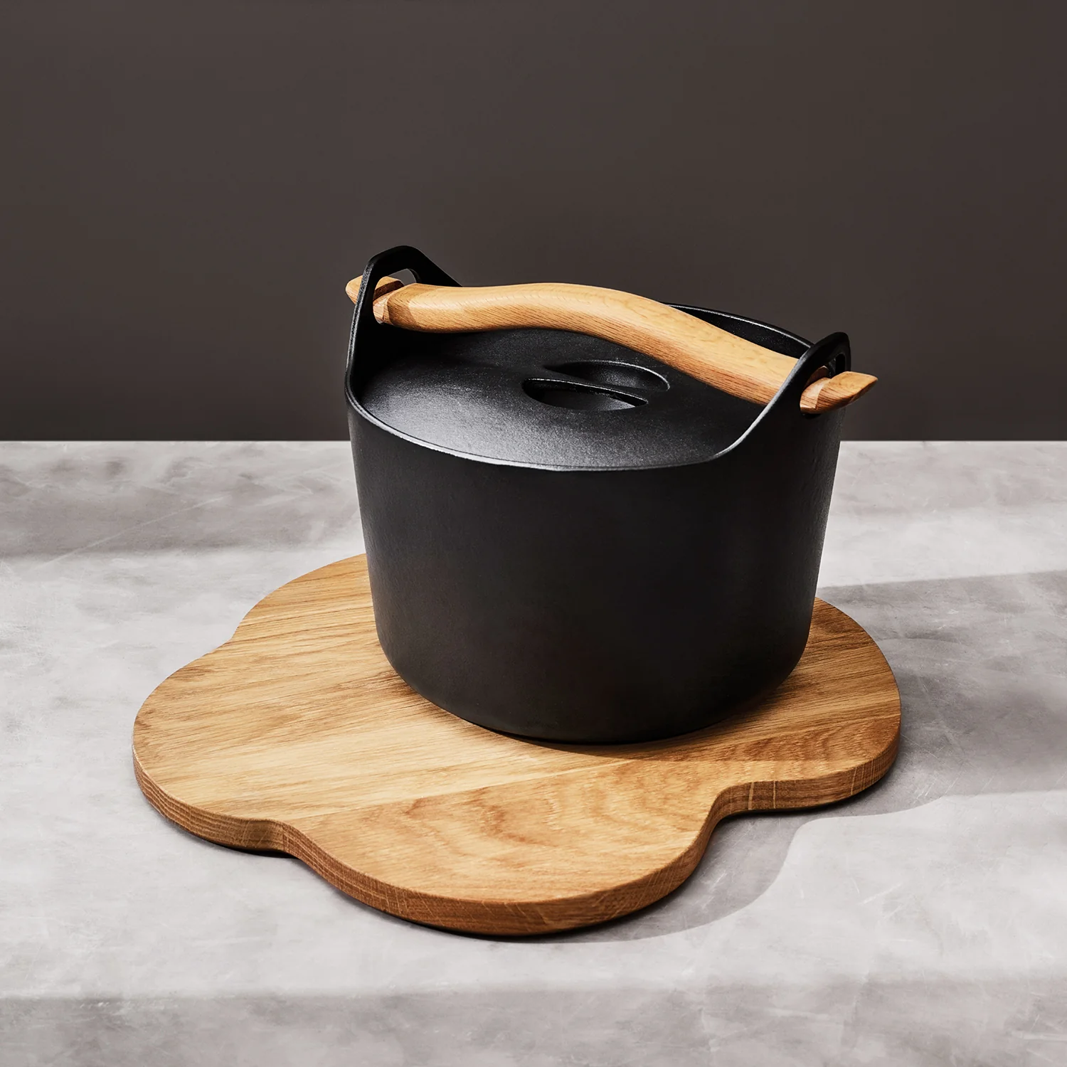 iittala | sarpaneva cast iron casserole | round 3 litre - Image 3