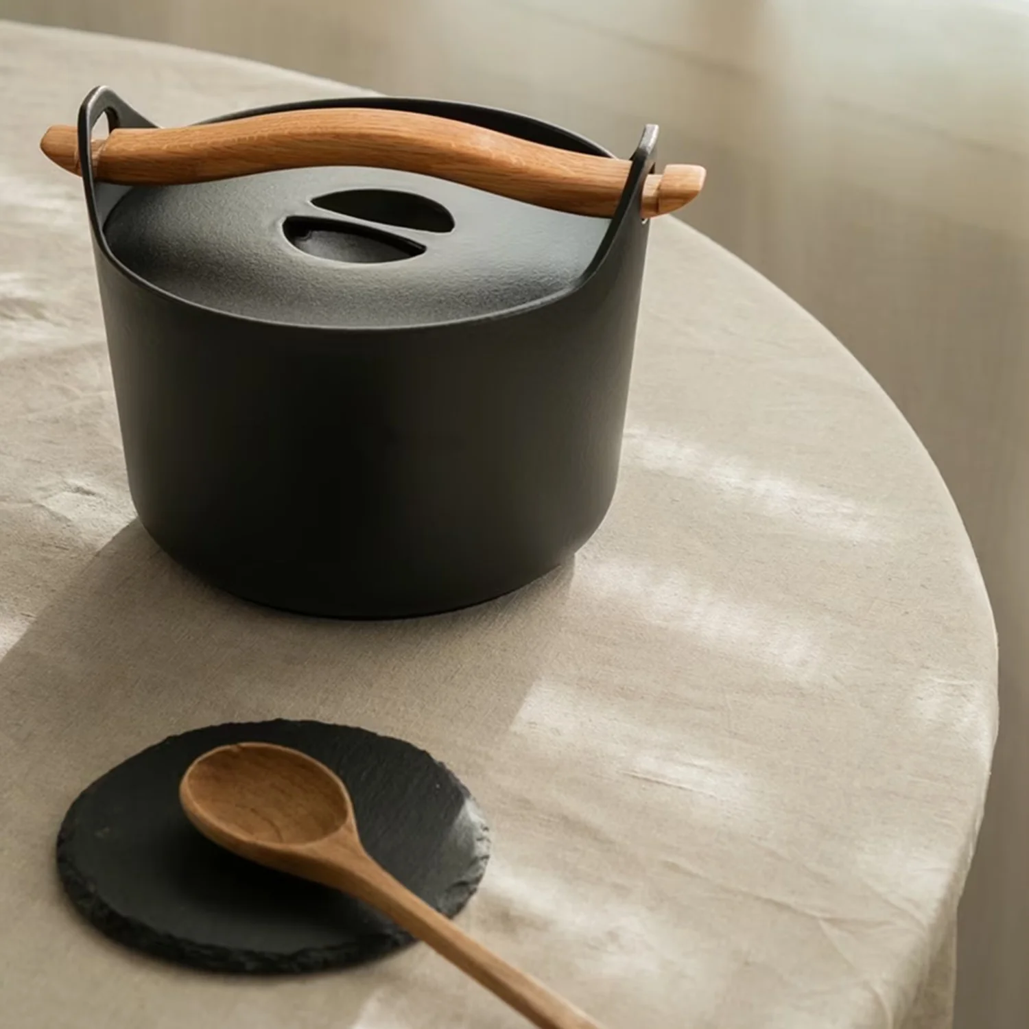 iittala | sarpaneva cast iron casserole | round 3 litre - Image 5