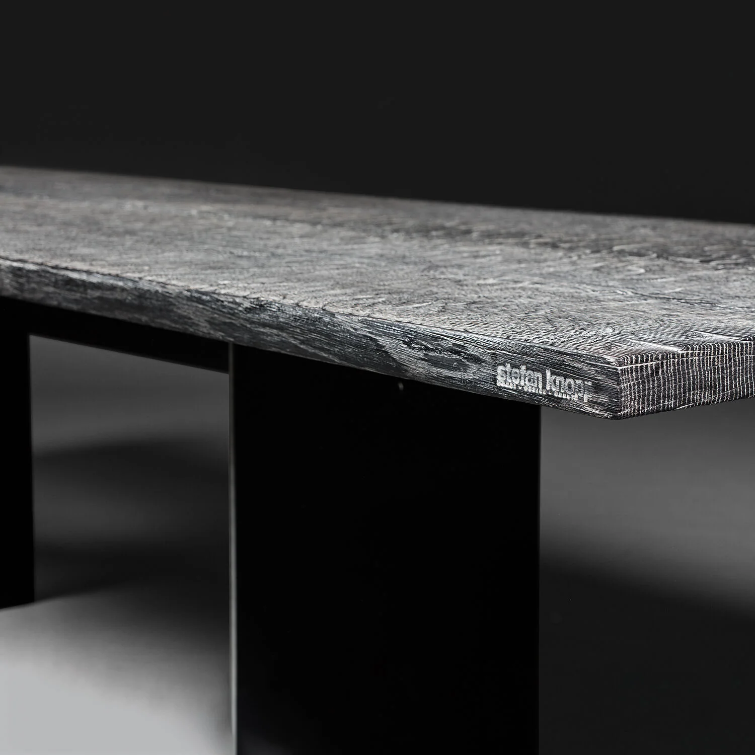 janua | sk 08 butterfly table | charburned oak grey shade + black base 260x100cm - Image 3