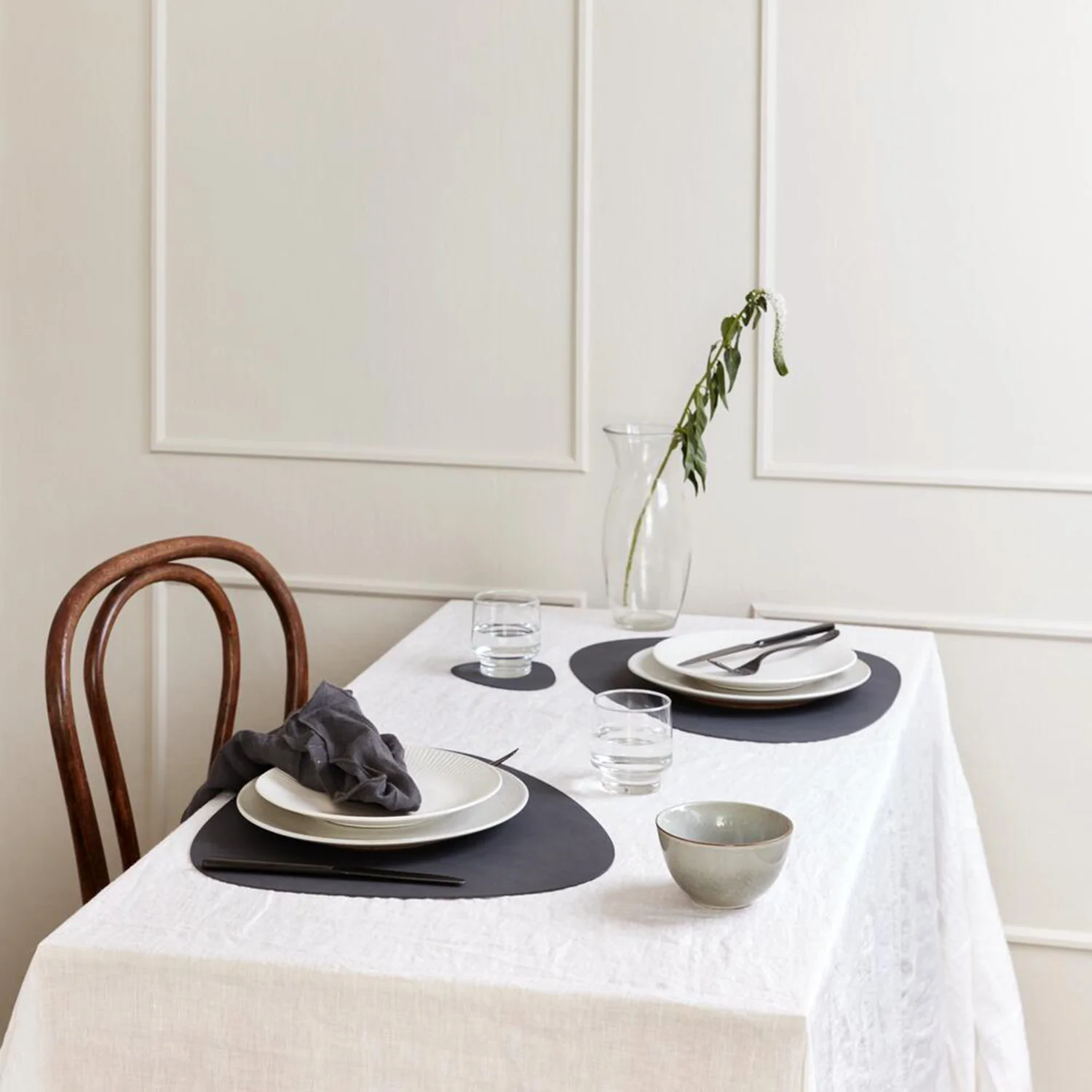 lind dna | table mat | curve large | nupo anthracite - Image 2