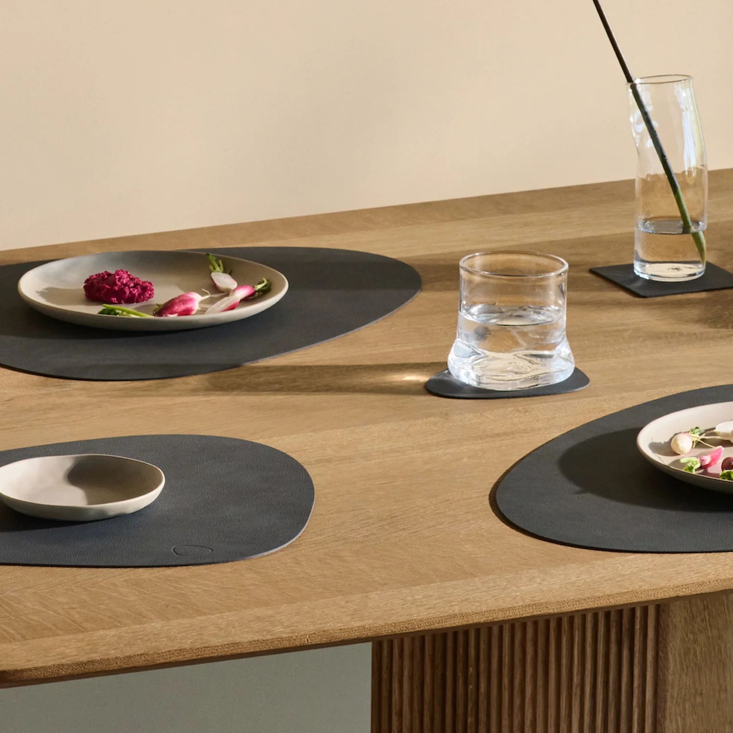 lind dna | table mat | curve large | nupo anthracite - Image 6