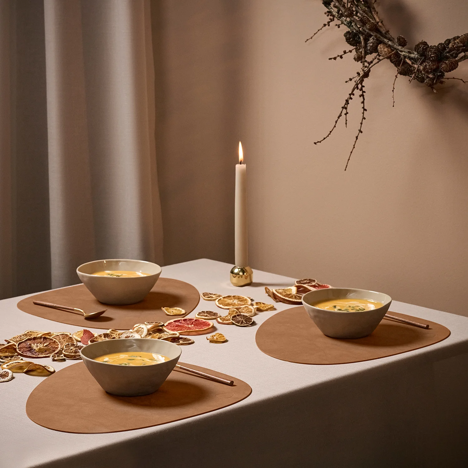 lind dna | table mat | curve large | nupo nature - Image 8