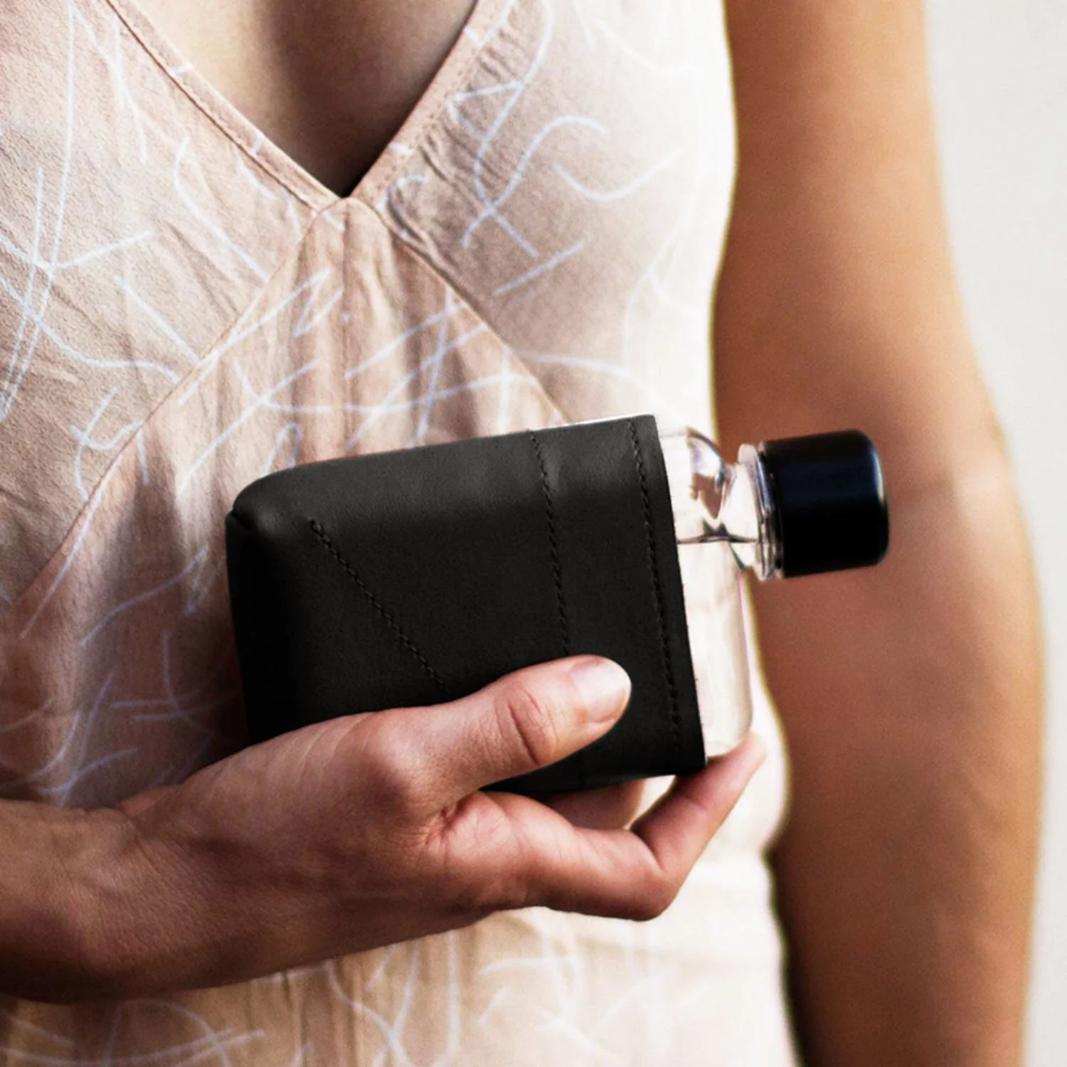 memobottle | sleeve A7 leather | black - LC - Image 4