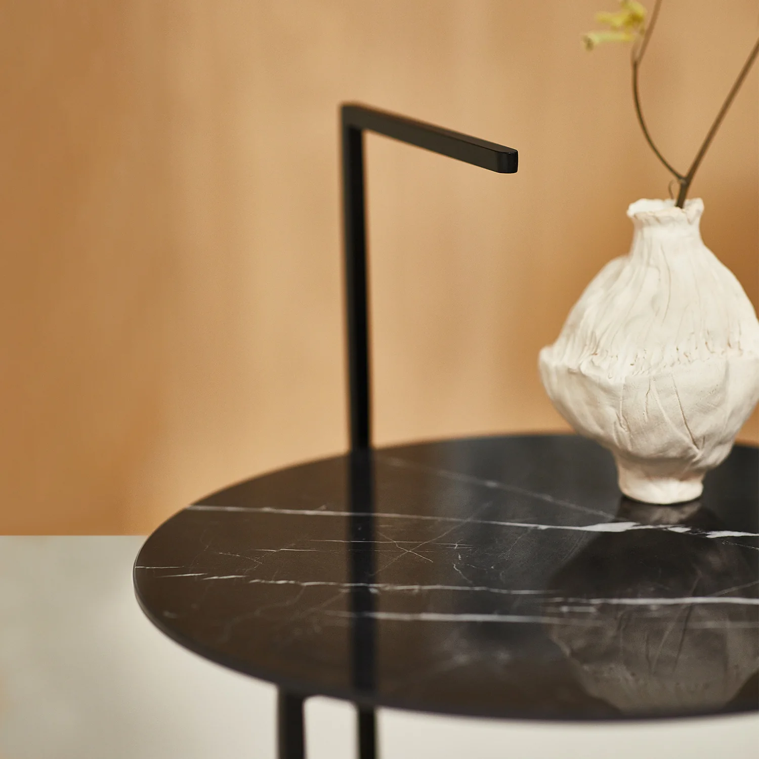 moeller design | CARRY side table | white calacatta ceramic + gold frame - Image 19