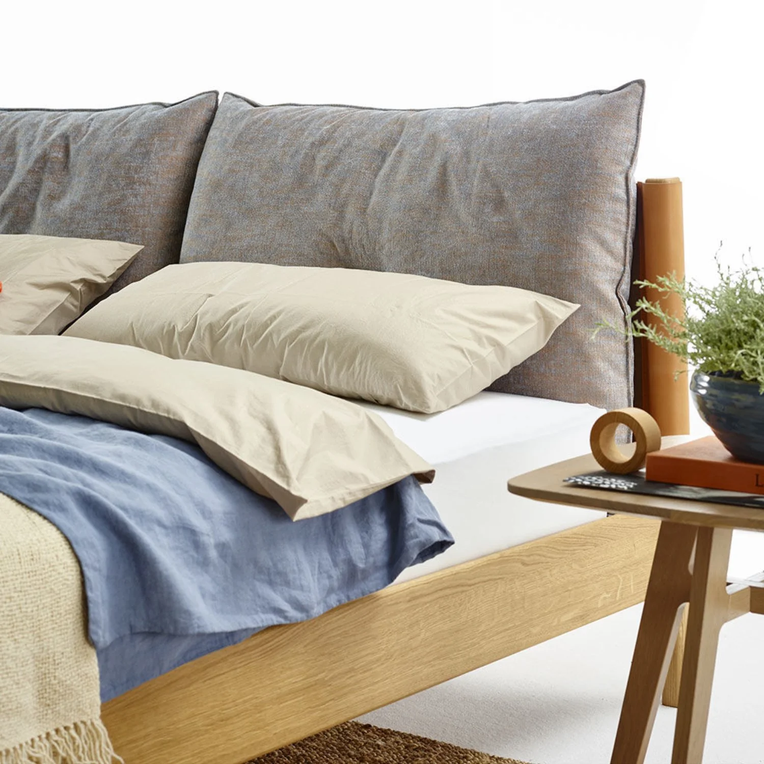 moeller design | LIV queen bed | oak + whisky leather - Image 7