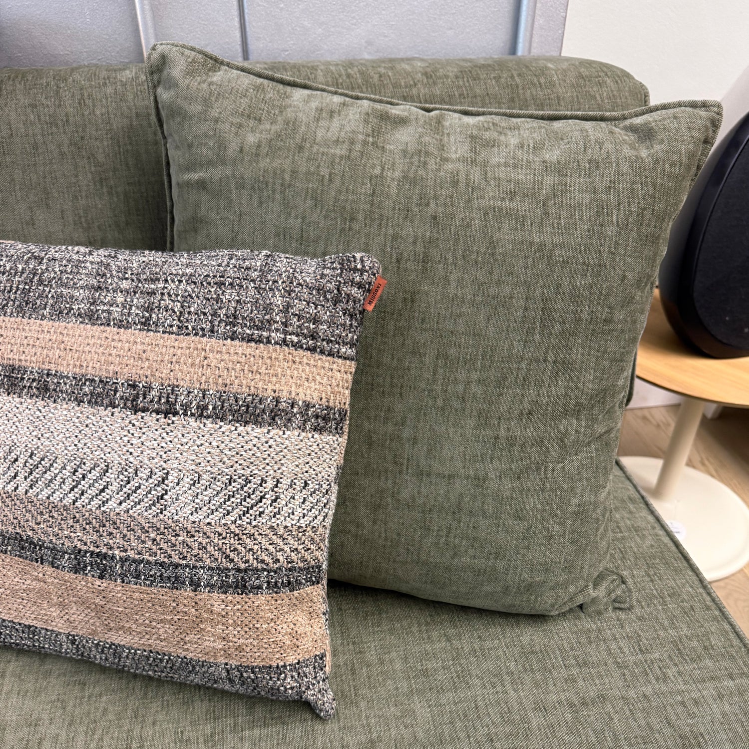 moeller design | slounge cushion 50cm | loop thyme 206 - Image 3