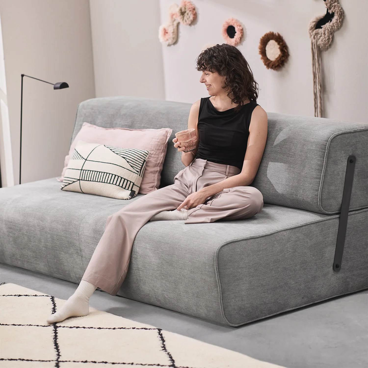 moeller design | slounge sofa bed | loop thyme 206 + leather strap - Image 22