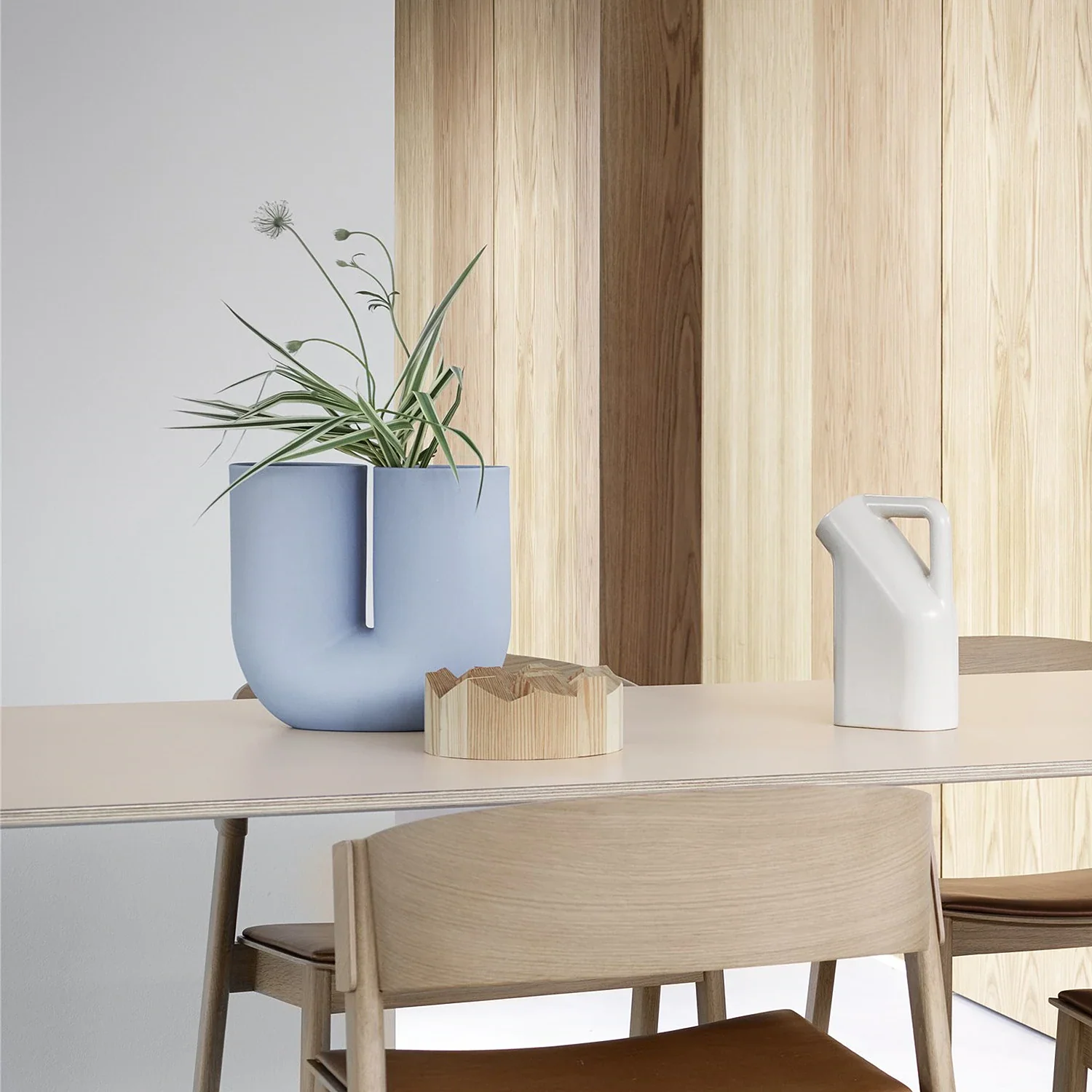 muuto | kink vase | light blue 26cm - Image 13