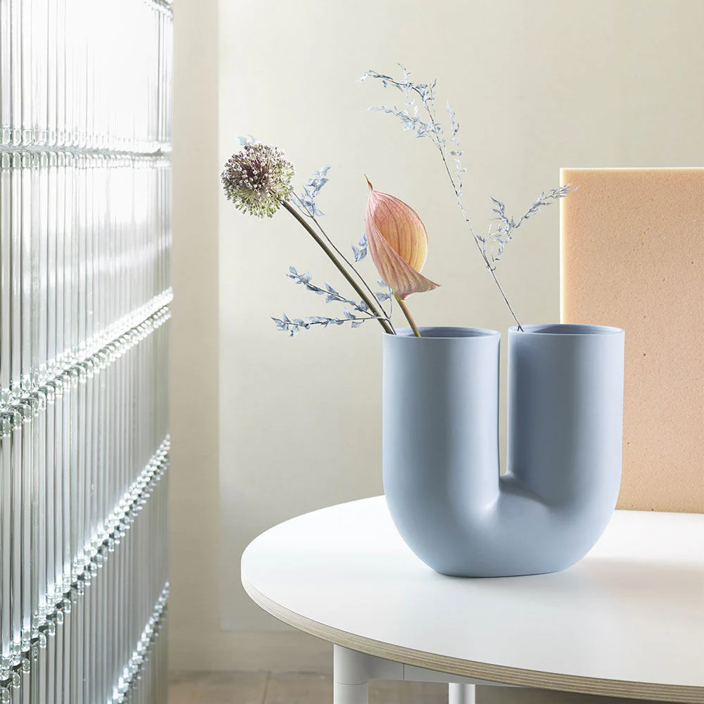 muuto | kink vase | light blue 26cm - Image 5