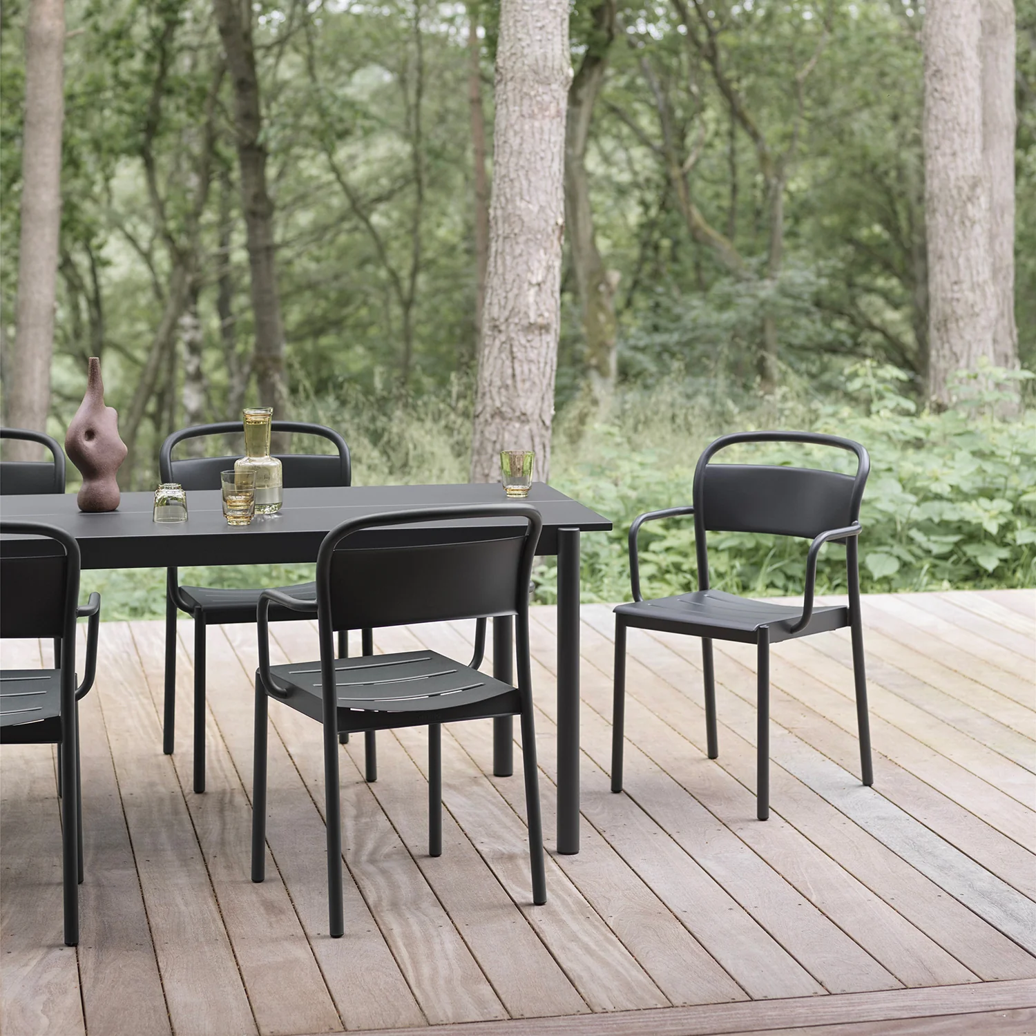 muuto | linear steel armchair | anthracite black - Image 2