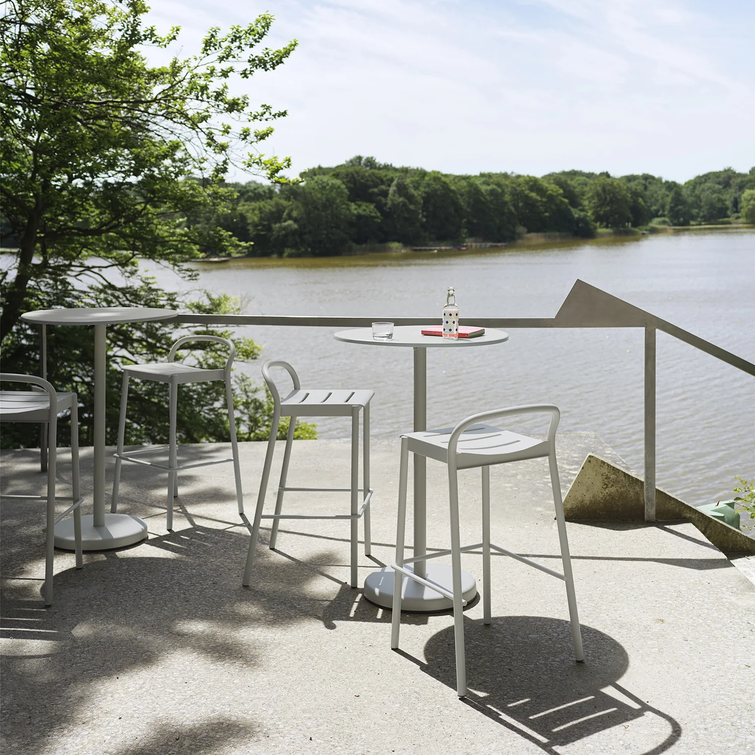muuto | linear steel cafe table round | grey 70x95cm - Image 2