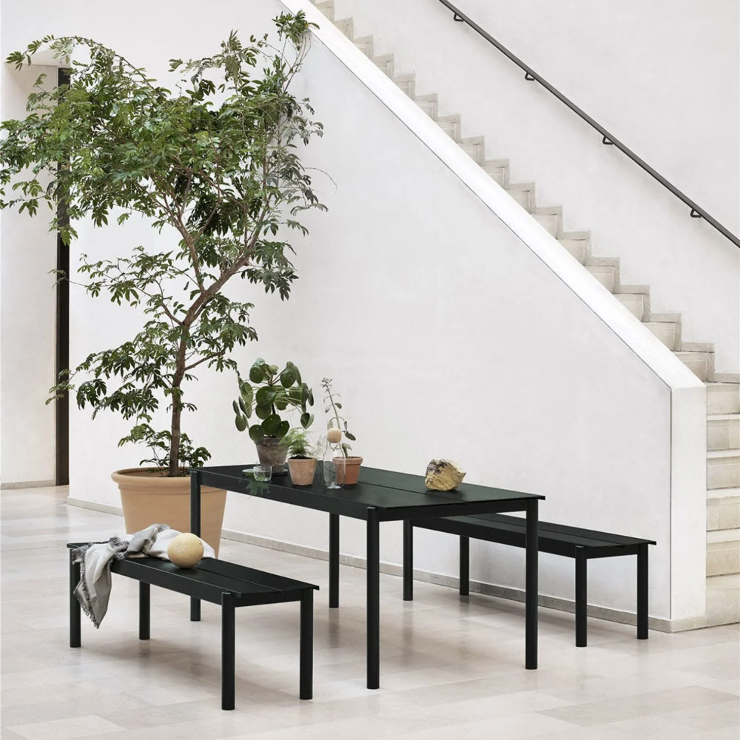 muuto | linear steel table | black 200x75cm - Image 7