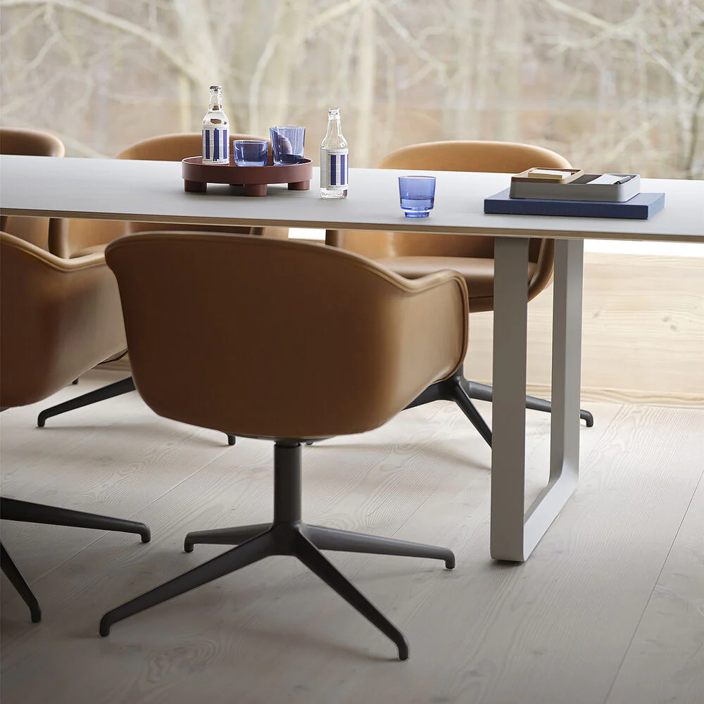 muuto | platform tray | dark red - Image 3