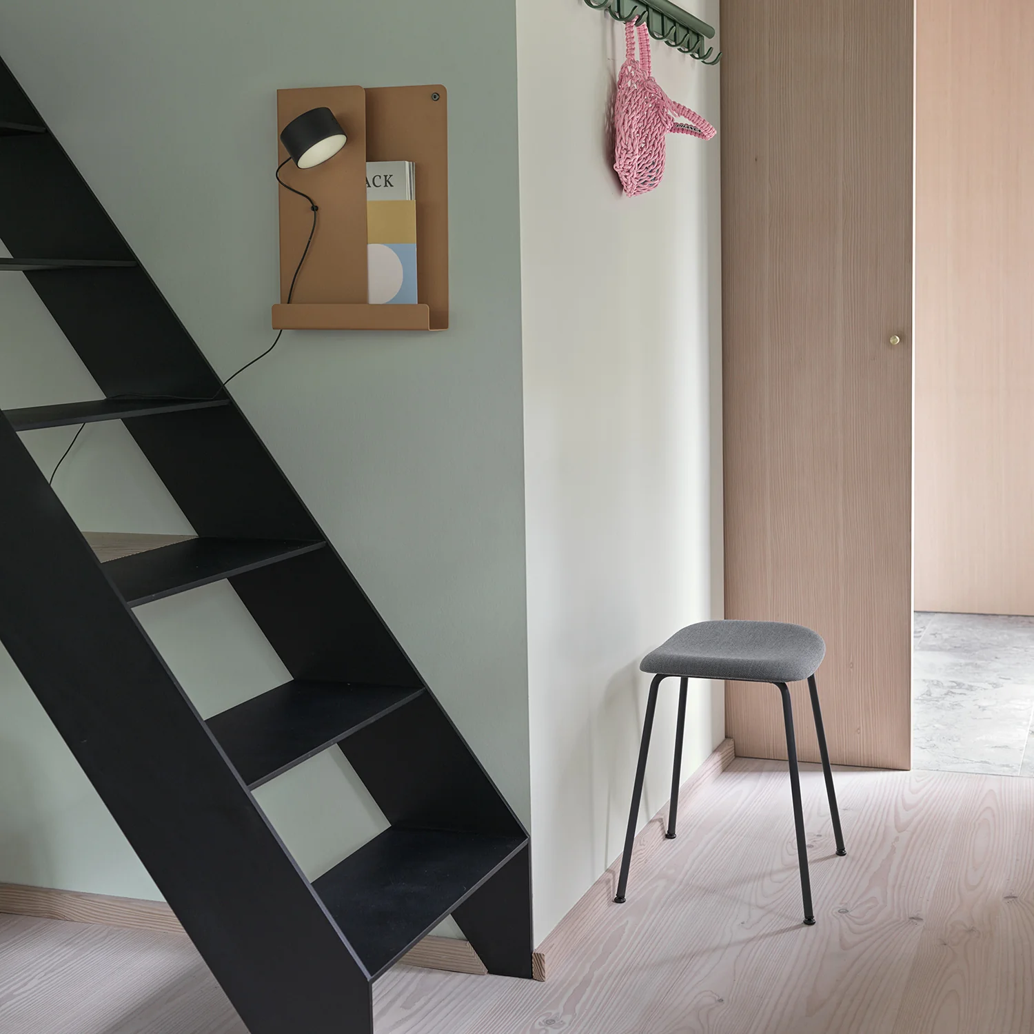 muuto | post wall lamp - Image 4