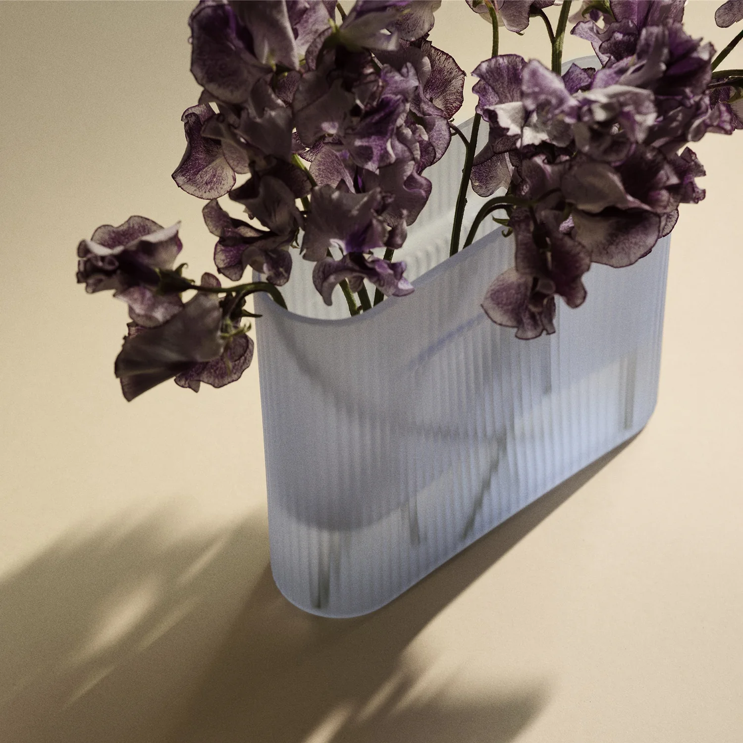 muuto | ridge vase | light blue 16.5cm - Image 5