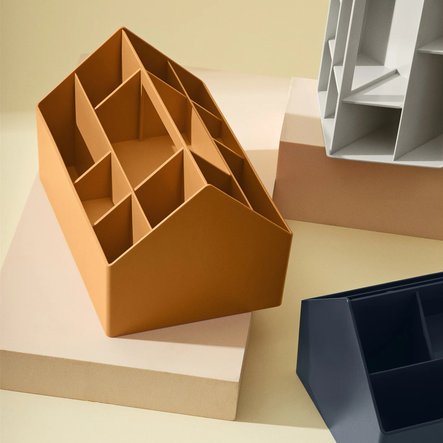 muuto | sketch toolbox | burnt orange - Image 3