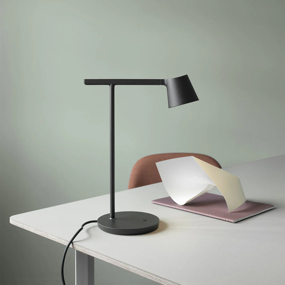 muuto | tip table lamp | black - Image 3