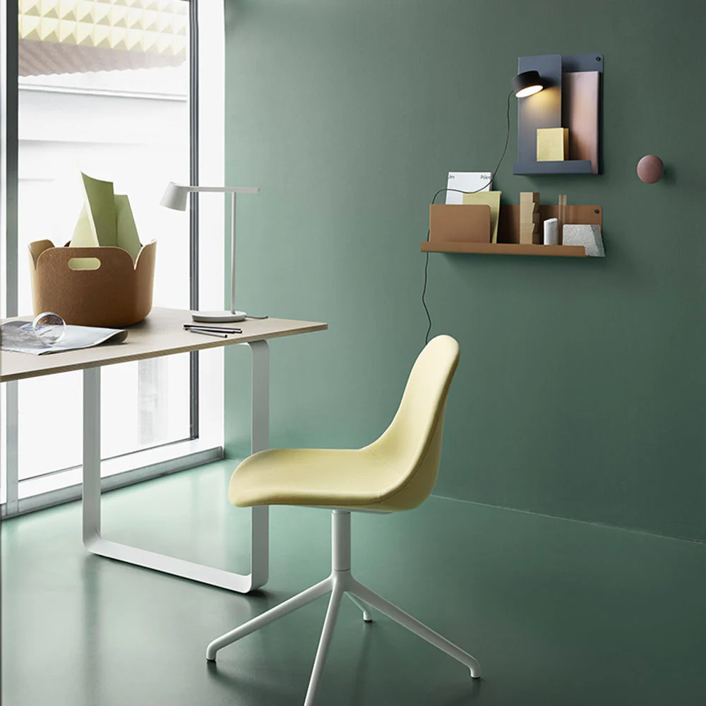 muuto | tip table lamp | white - Image 6