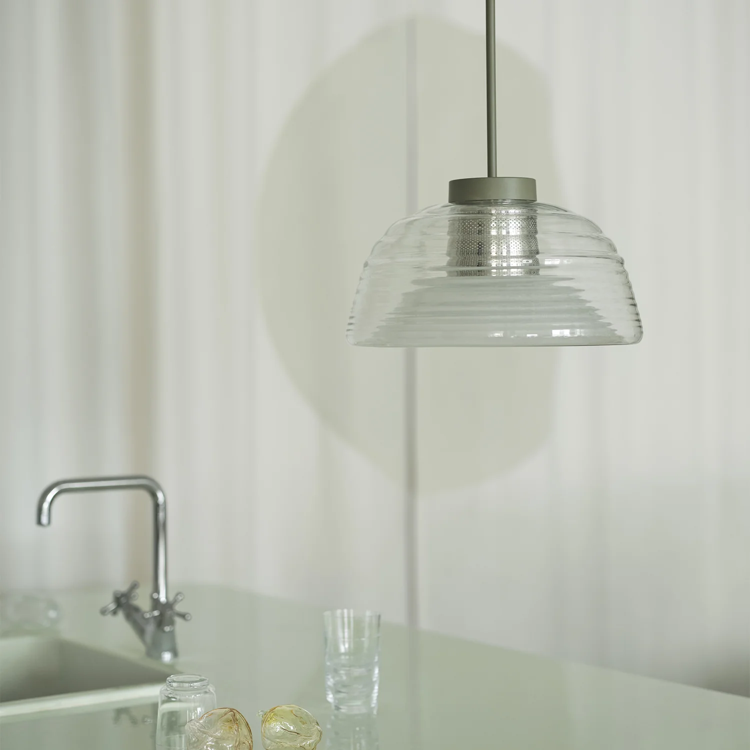 muuto | two-layer pendant lamp | olive - Image 4
