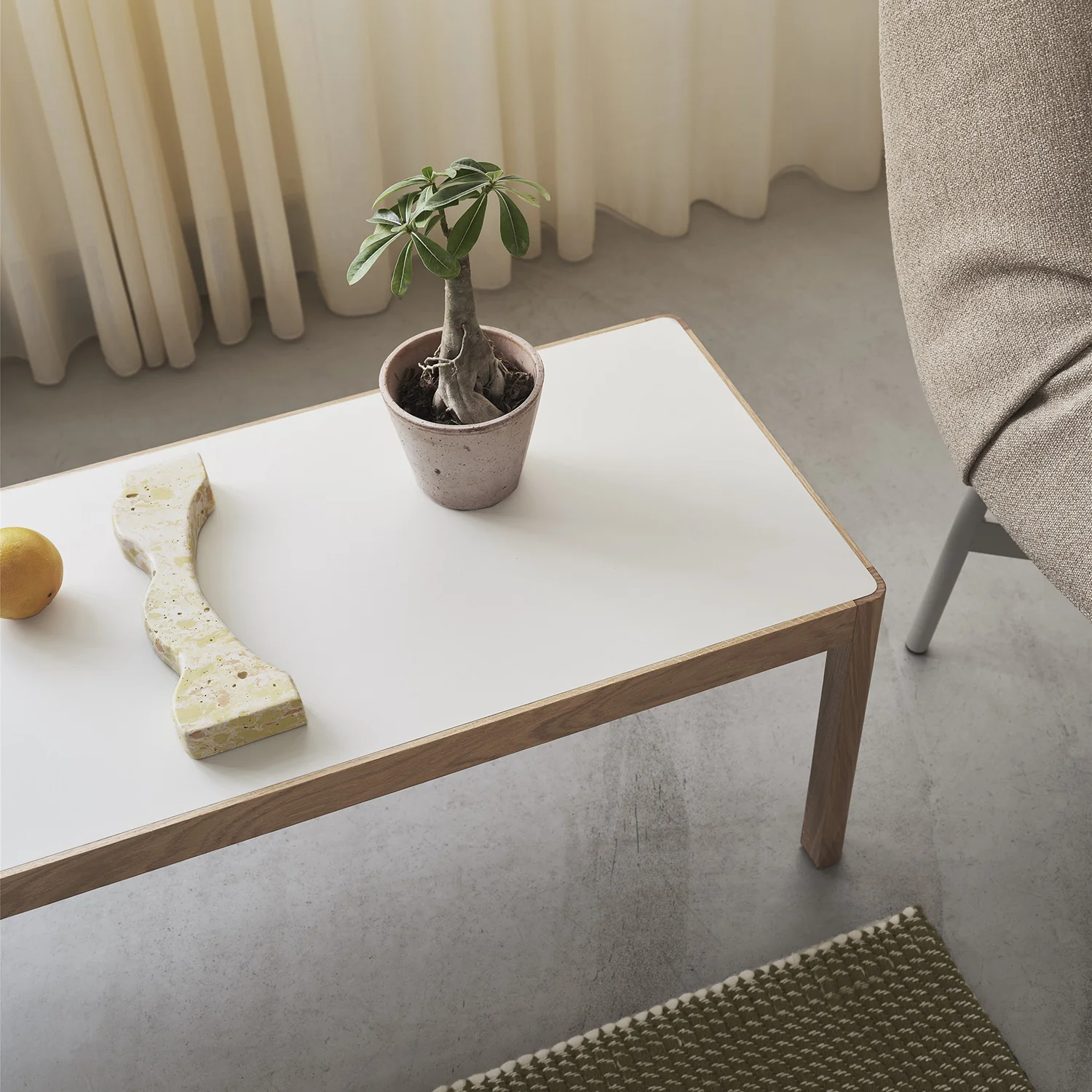 muuto | workshop coffee table | oak + warm grey linoleum 120cm - Image 2