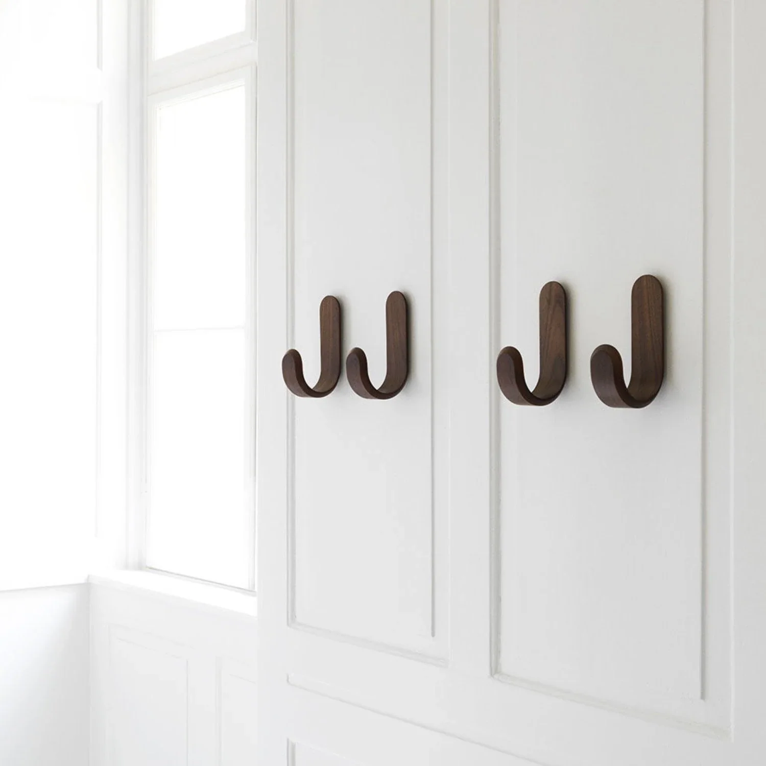 normann copenhagen | curve hook | walnut - Image 15