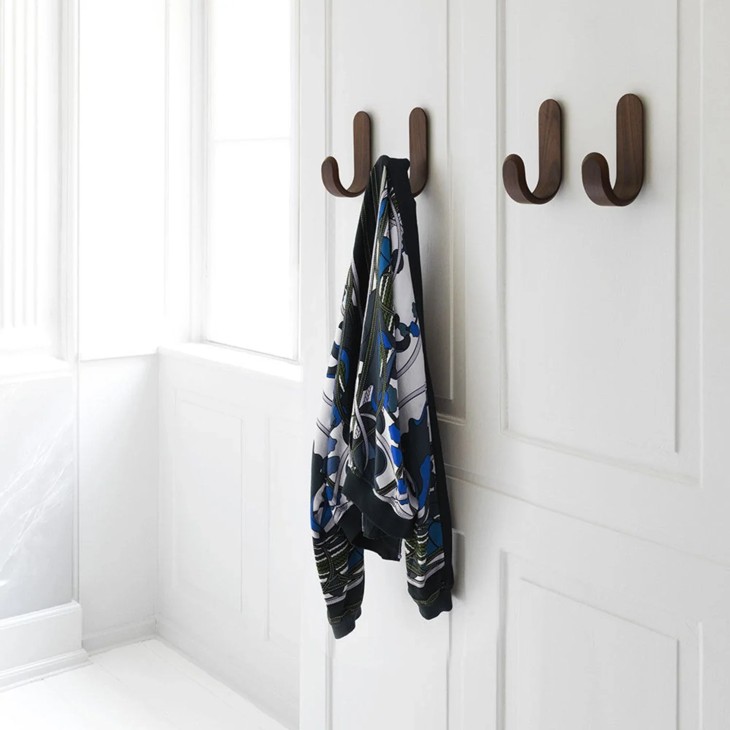 normann copenhagen | curve hook | walnut - Image 17