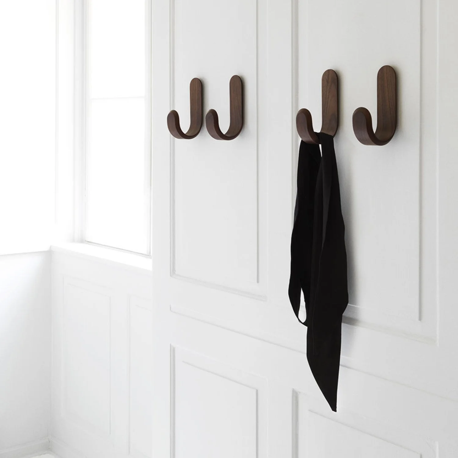 normann copenhagen | curve hook | walnut - Image 5