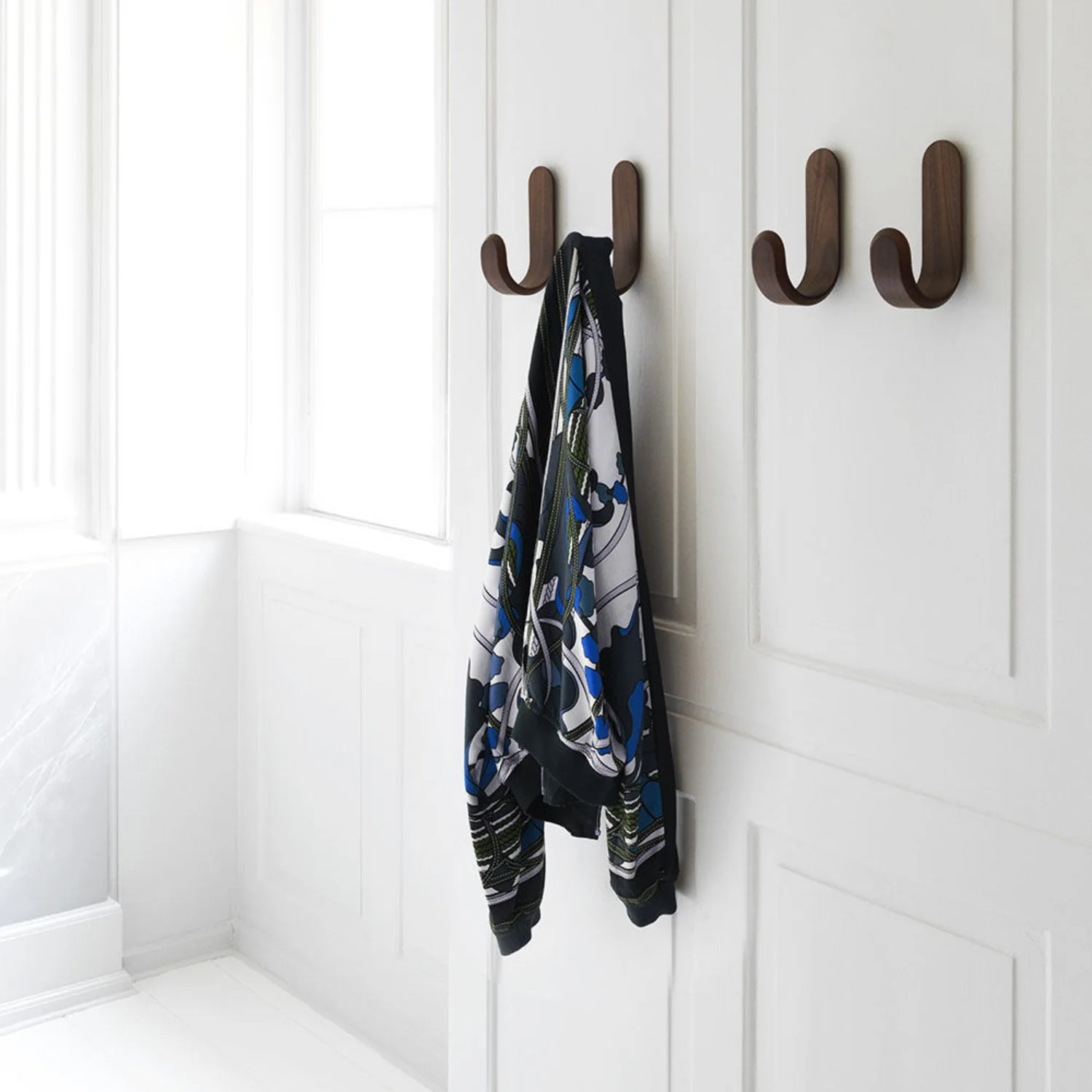 normann copenhagen | curve hook | walnut - Image 6