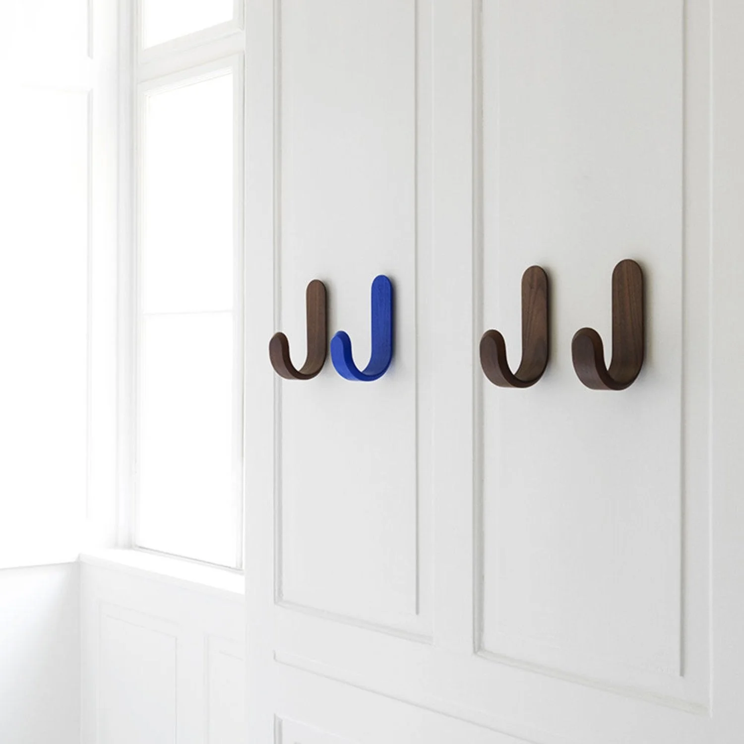 normann copenhagen | curve hook | walnut - Image 7