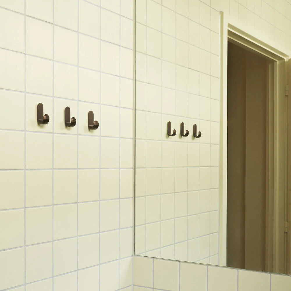 normann copenhagen | curve mini hook set | matte brown - Image 4