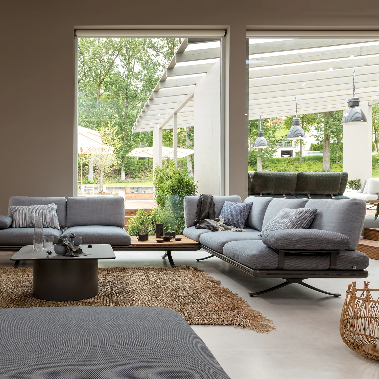 rolf benz | yoko 219 outdoor sofa | anthracite - Image 5