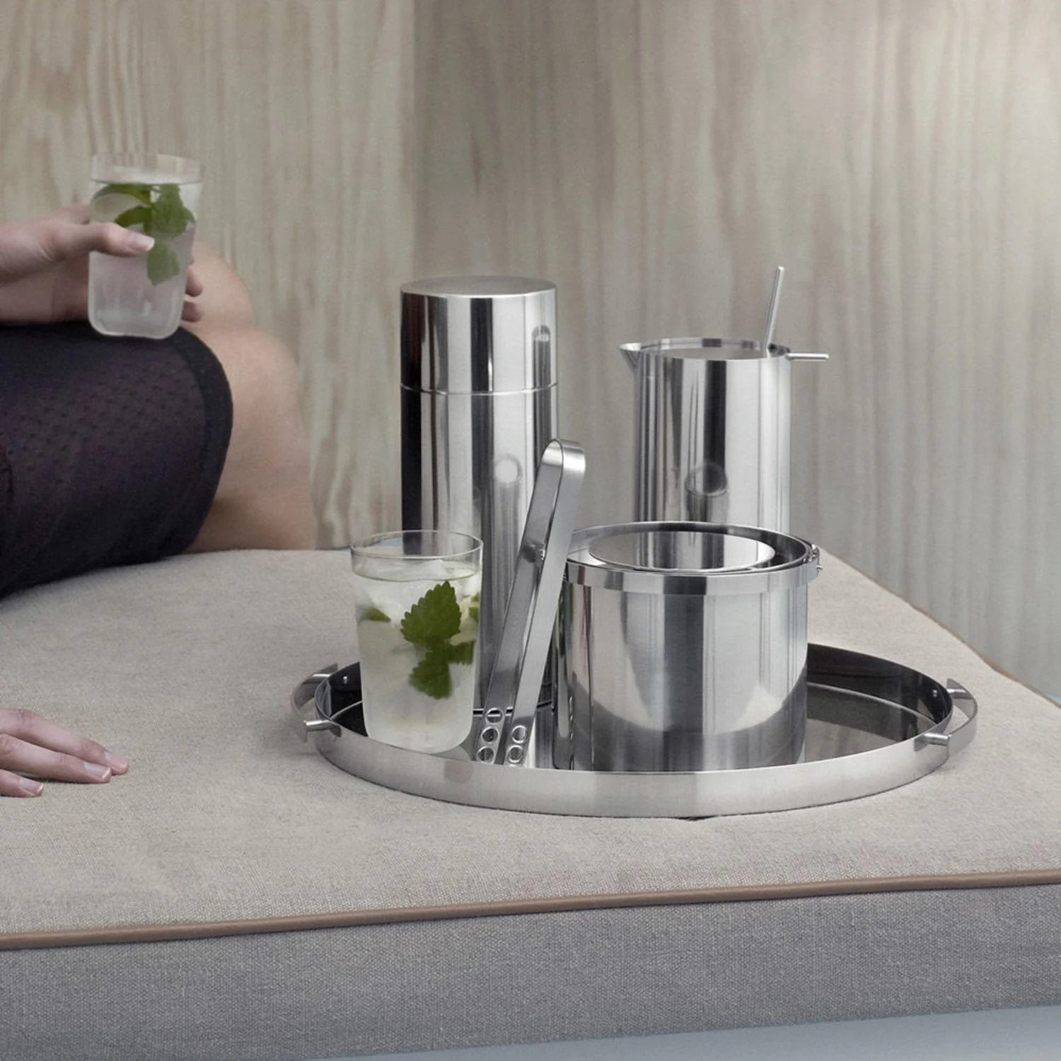 stelton | arne jacobsen cylinda line | martini mixer with spoon - Image 7