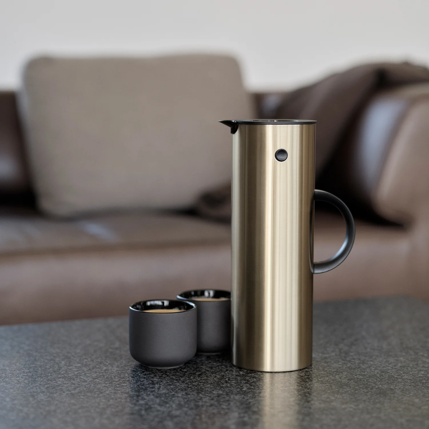 stelton | em77 vacuum jug | brushed brass - Image 2