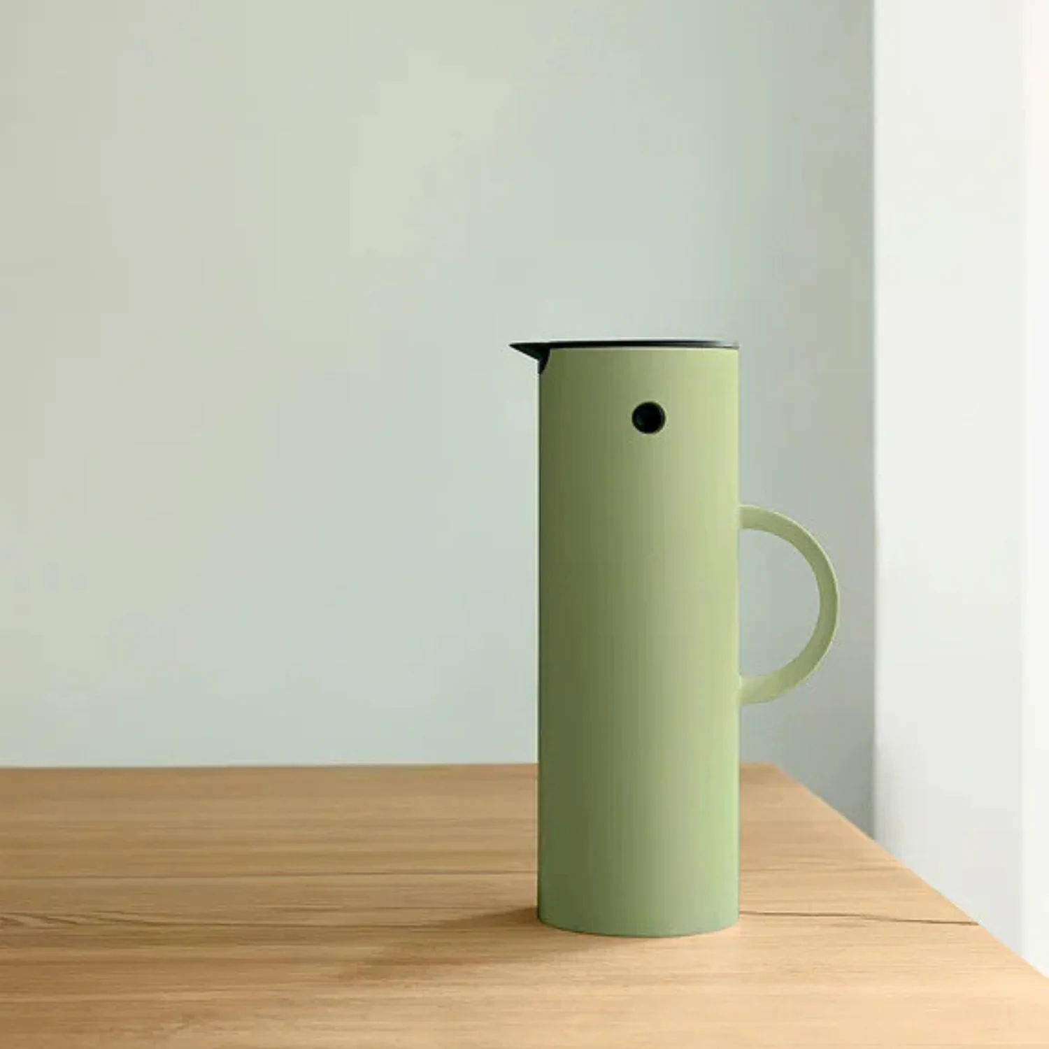 stelton | em77 vacuum jug | soft fern green - Image 2