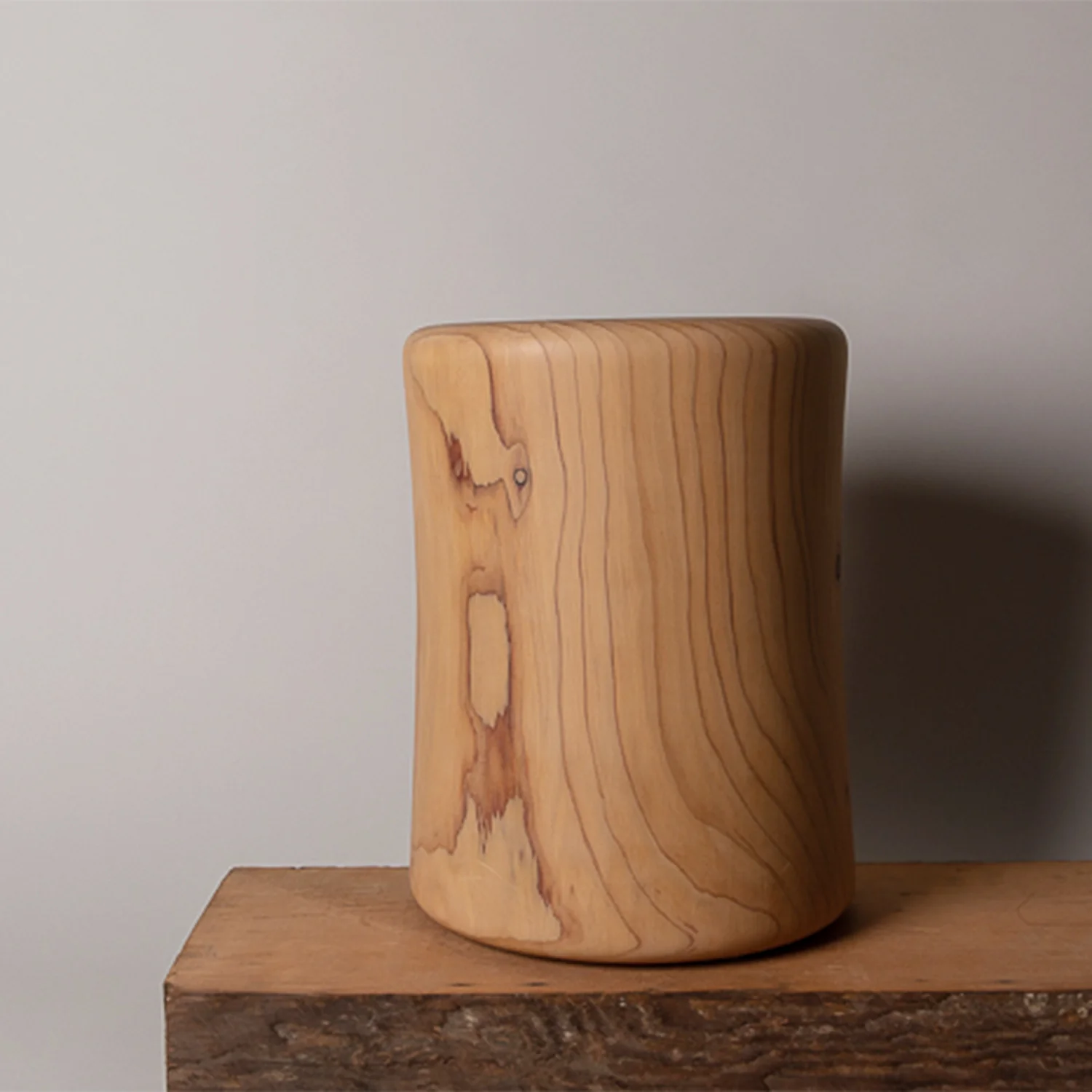 studio nikco | wooden stool | side table | curved - Image 3
