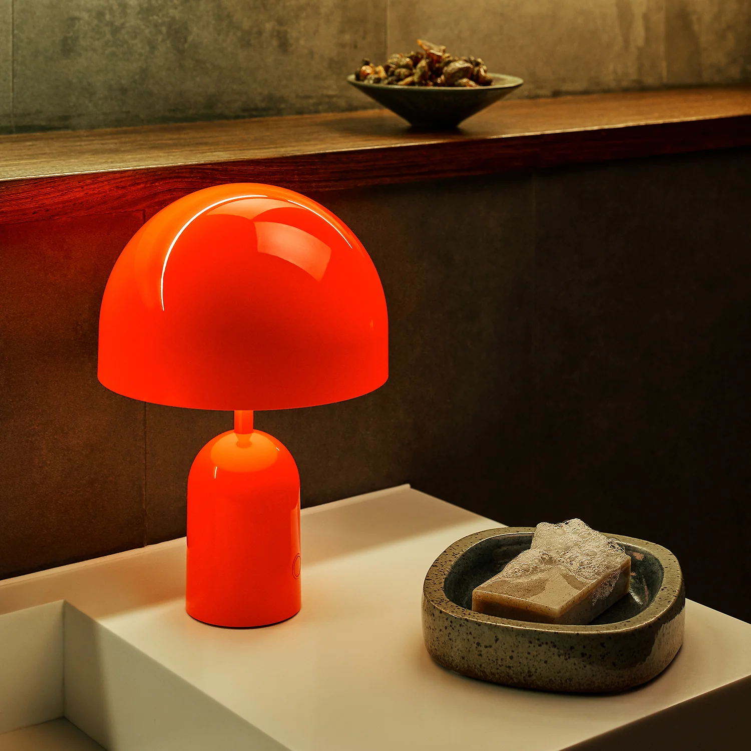 tom dixon | bell portable lamp | fluro - LC - Image 9