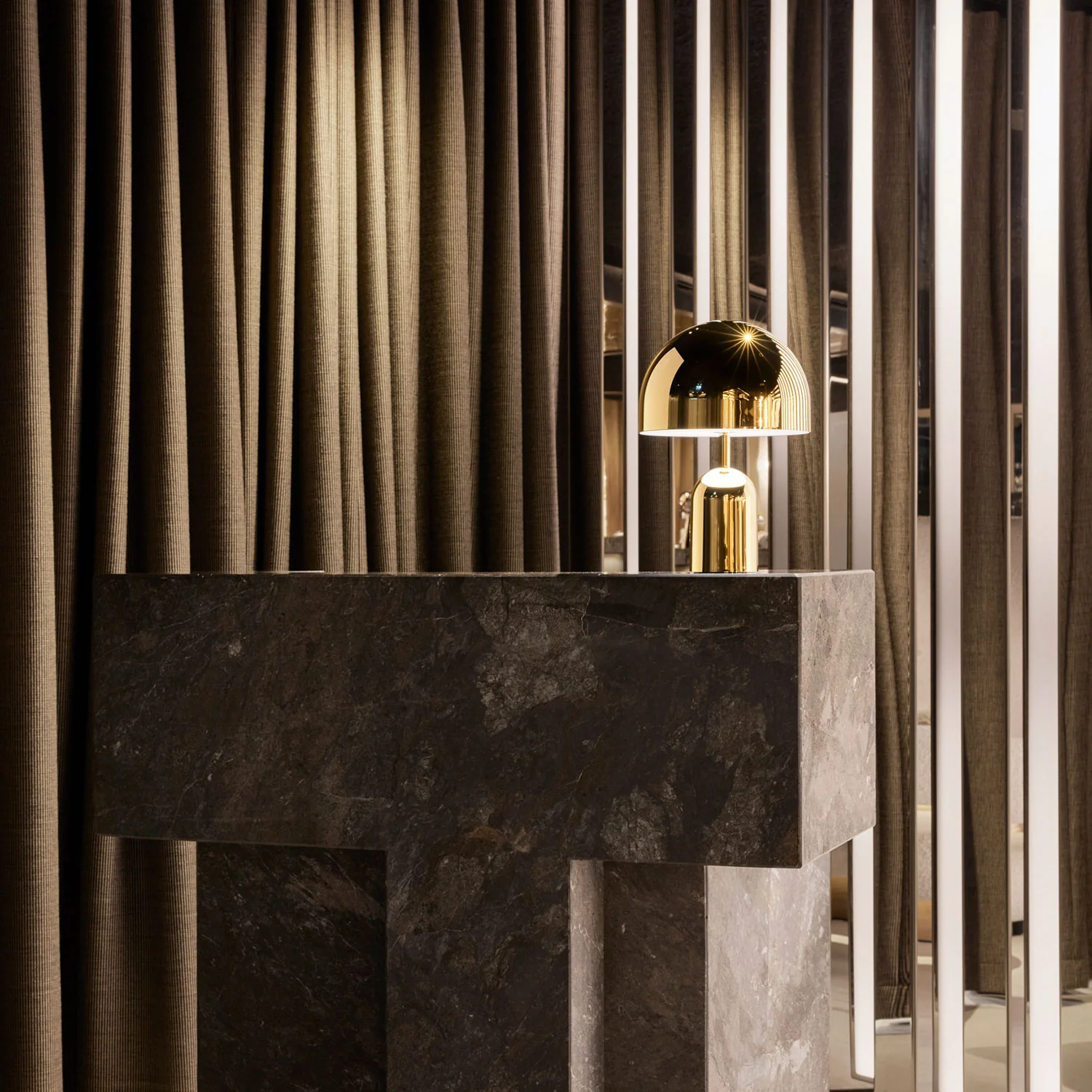 tom dixon | bell portable lamp | gold - LC - Image 10