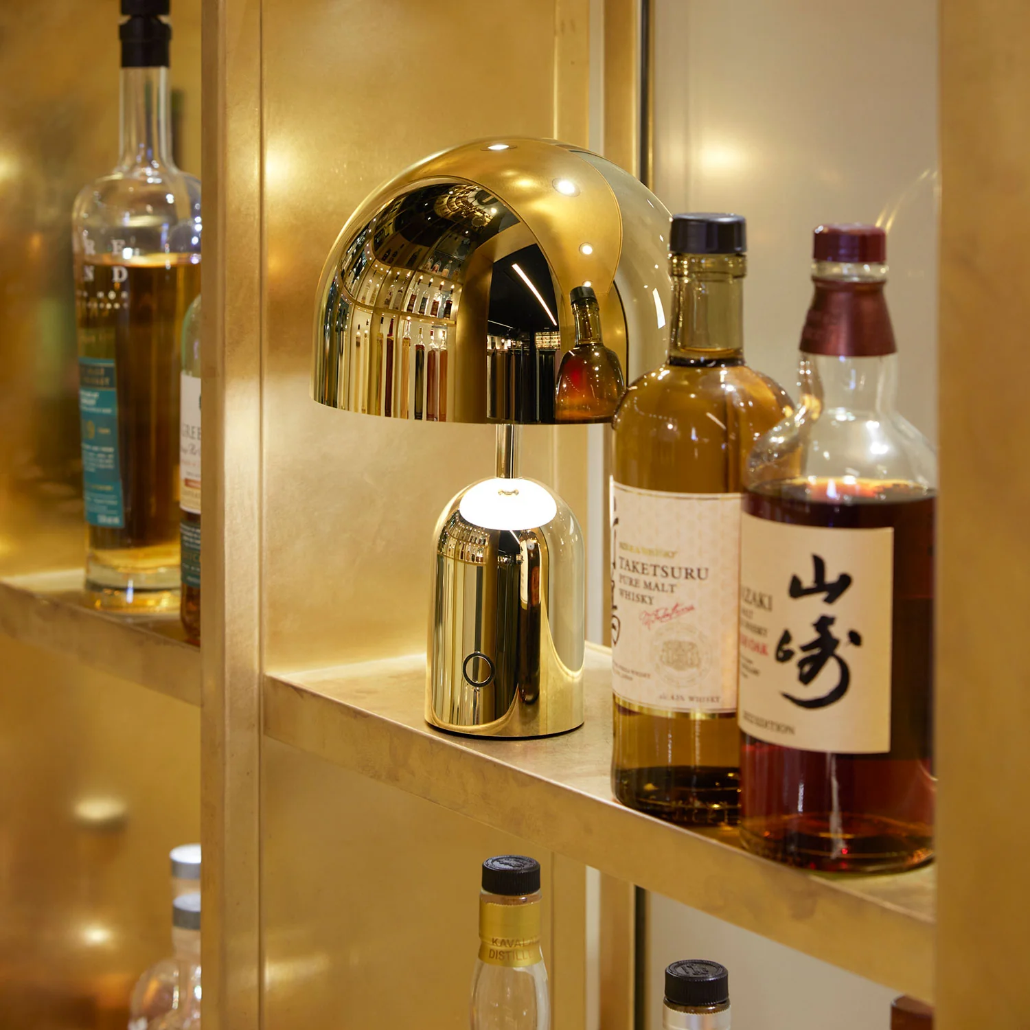 tom dixon | bell portable lamp | gold - LC - Image 13