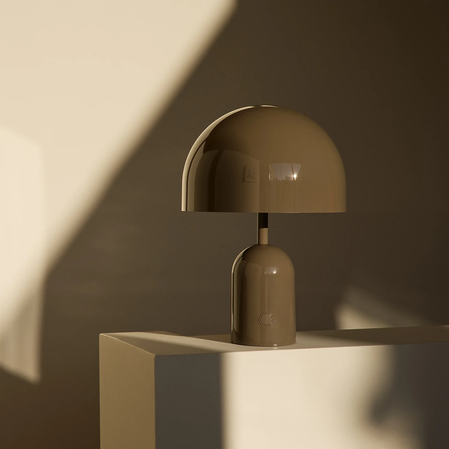 tom dixon | bell portable lamp | taupe - LC - Image 11