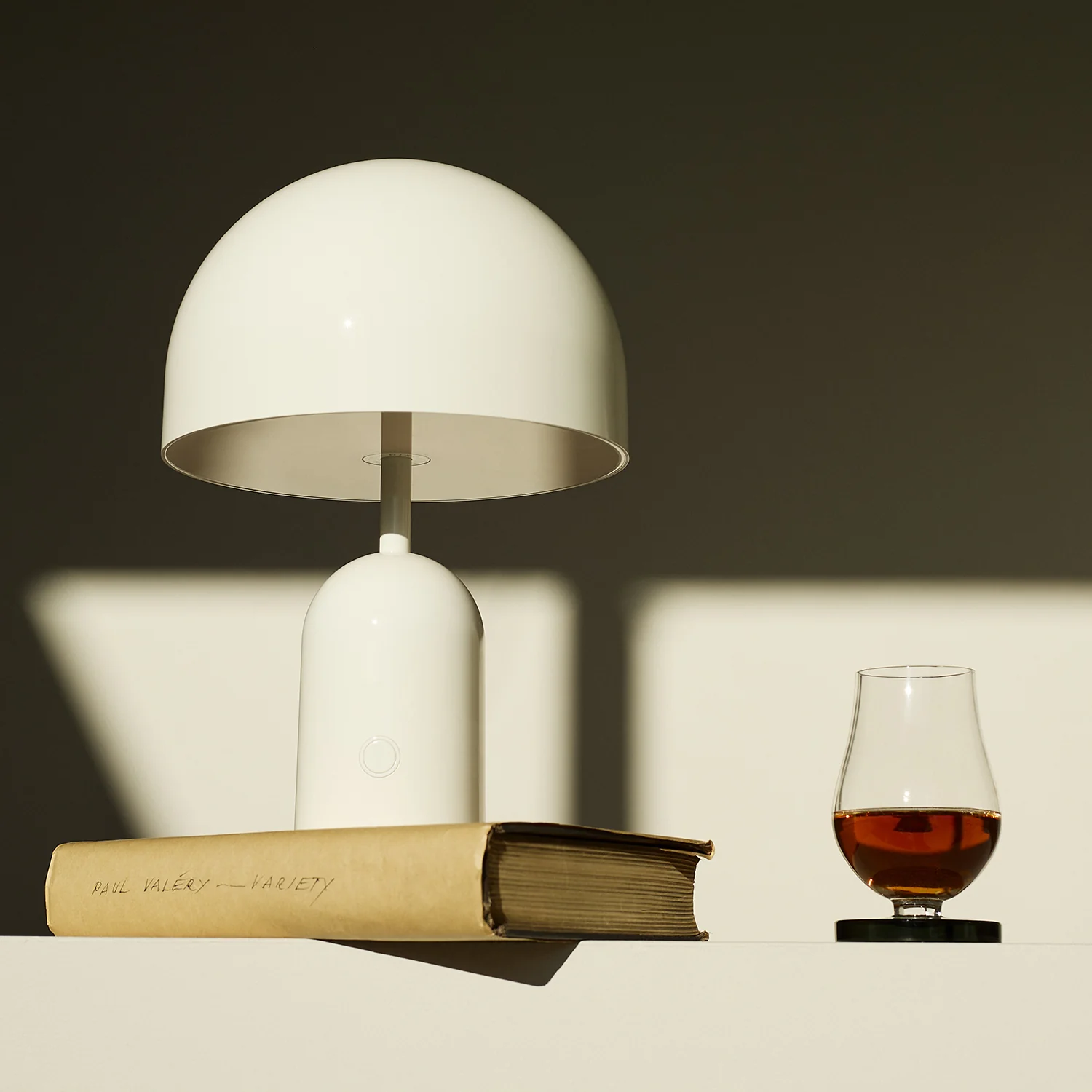 tom dixon | bell portable lamp | white - LC - Image 10