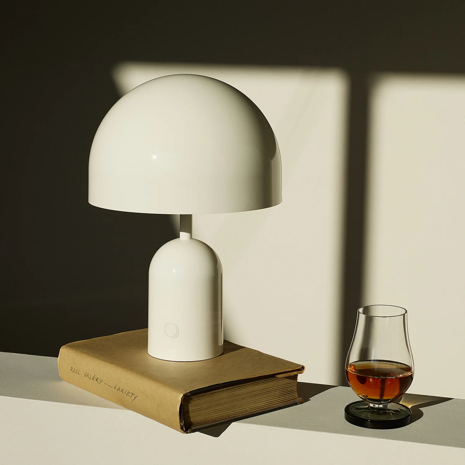 tom dixon | bell portable lamp | white - LC - Image 11