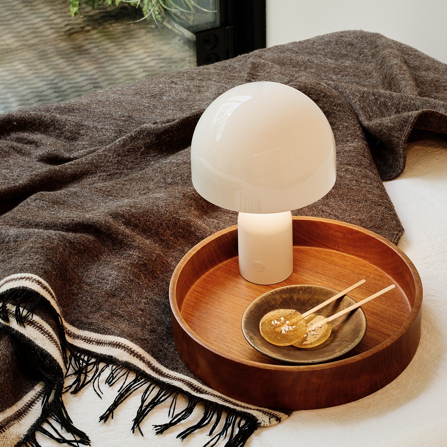 tom dixon | bell portable lamp | white - LC - Image 6