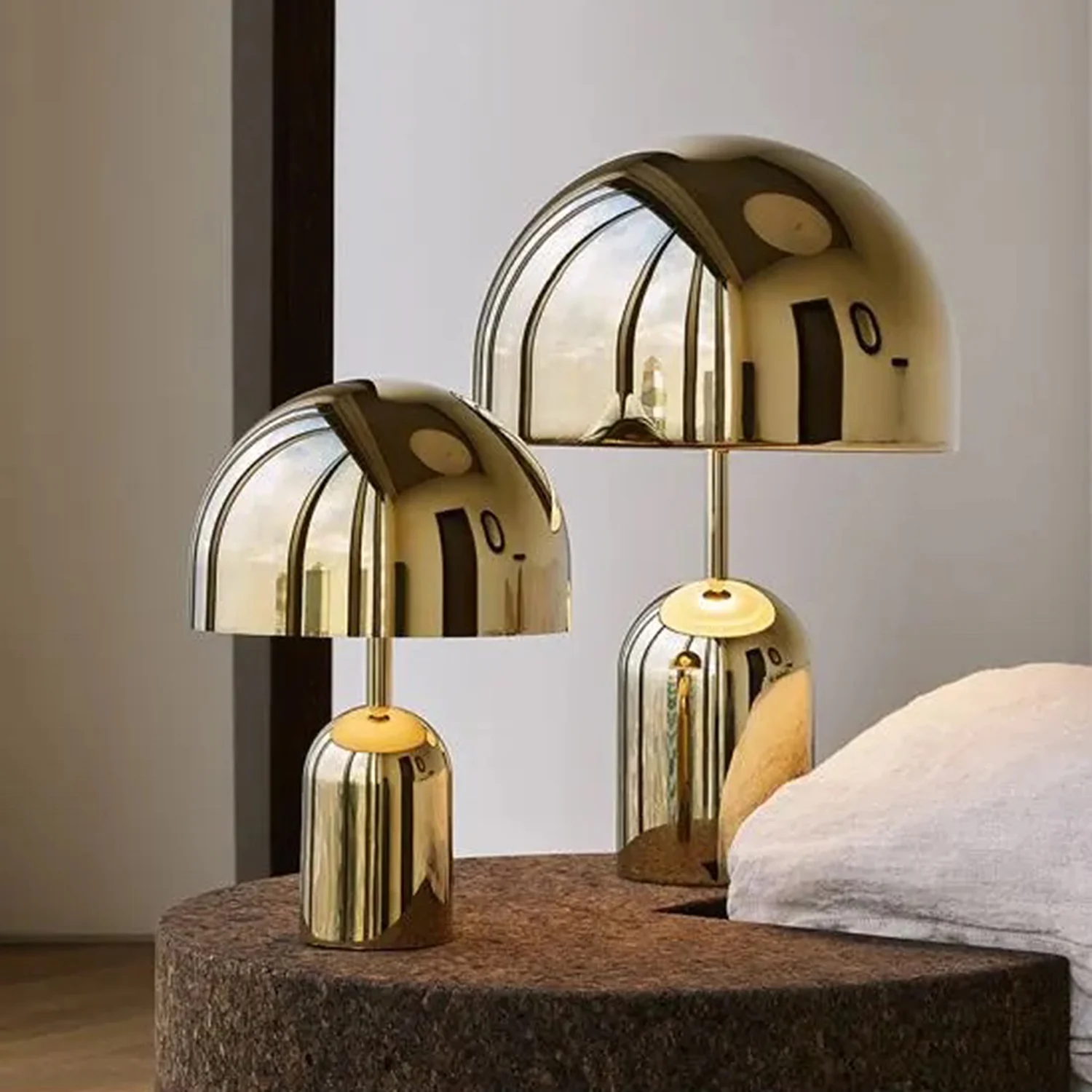 tom dixon | bell table lamp | gold - LC - Image 6