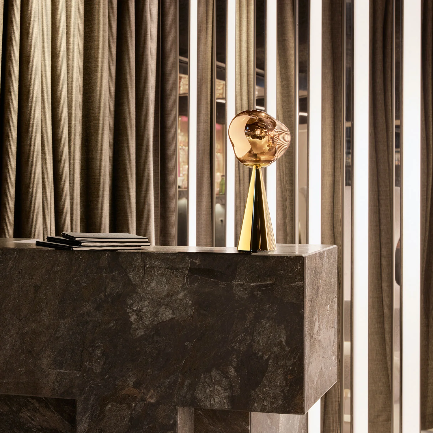 tom dixon | melt portable lamp | gold - LC - Image 19